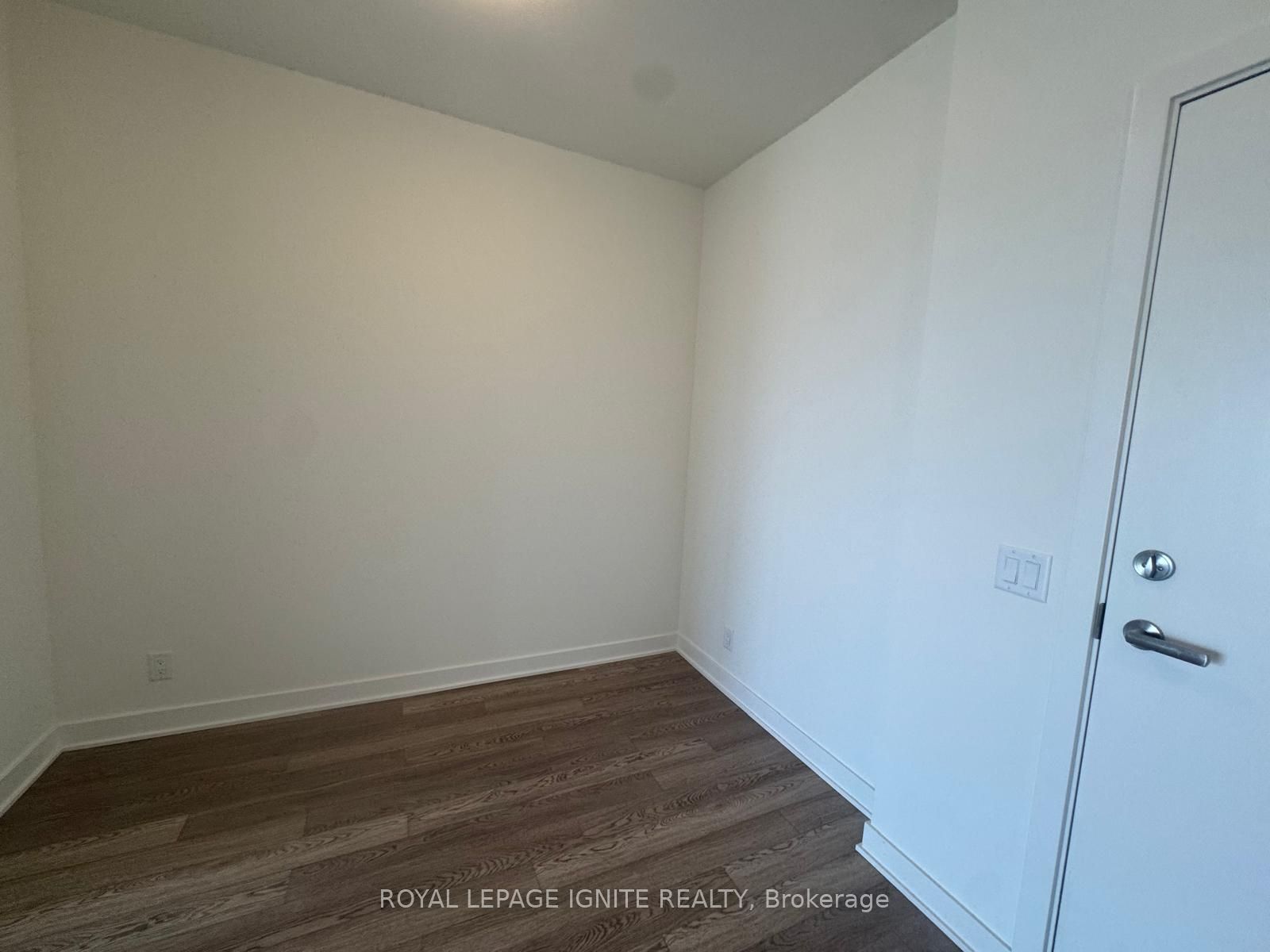 51 Clarington Boulevard 627 Property Photo 6