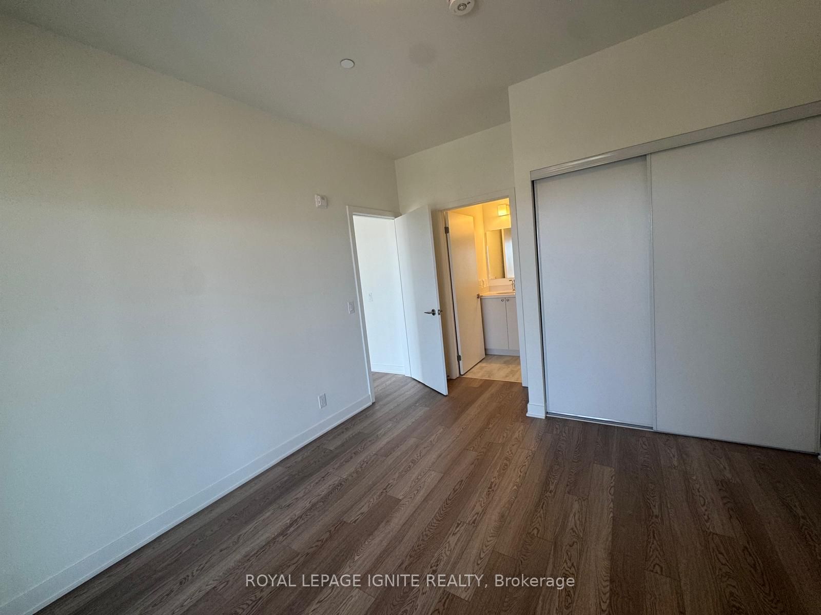 51 Clarington Boulevard 627 Property Photo 11