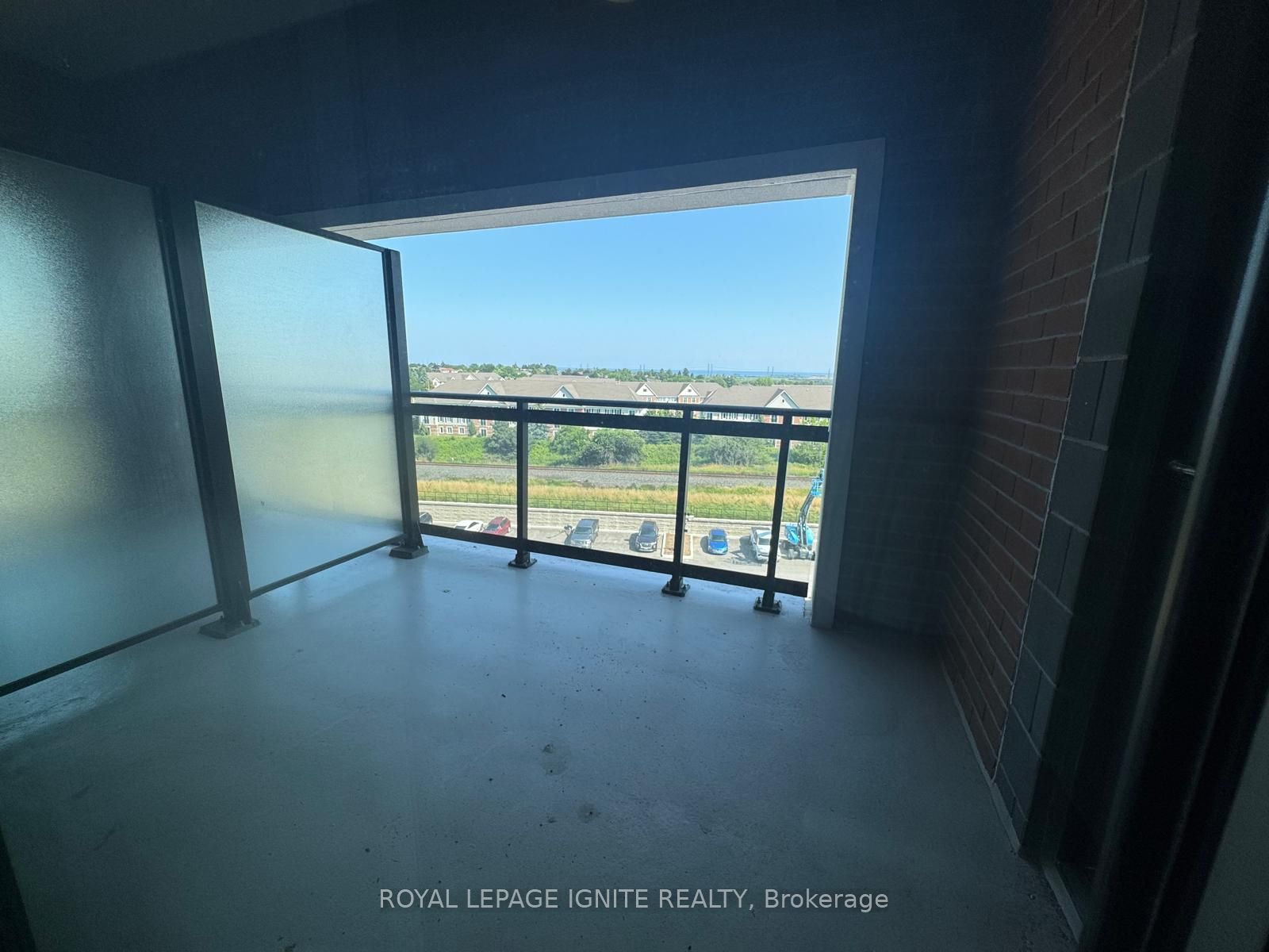 51 Clarington Boulevard 627 Property Photo 12