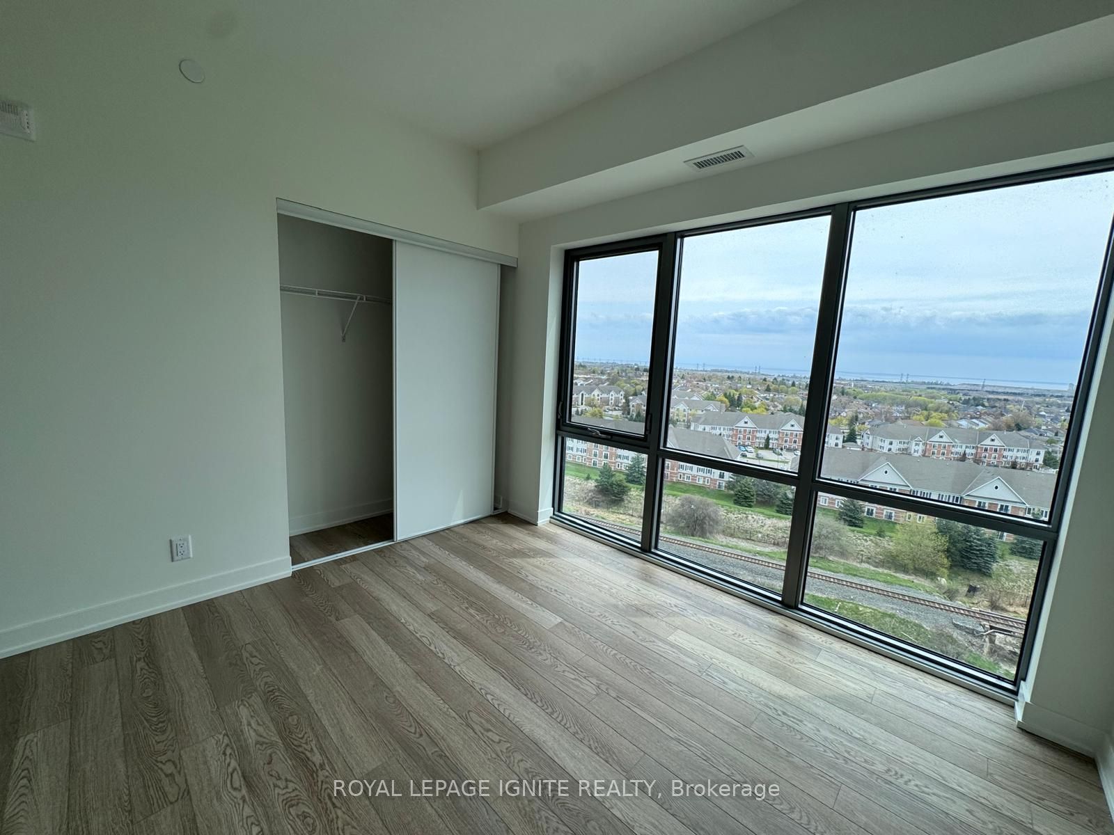51 Clarington Boulevard 1124 Property Photo 11