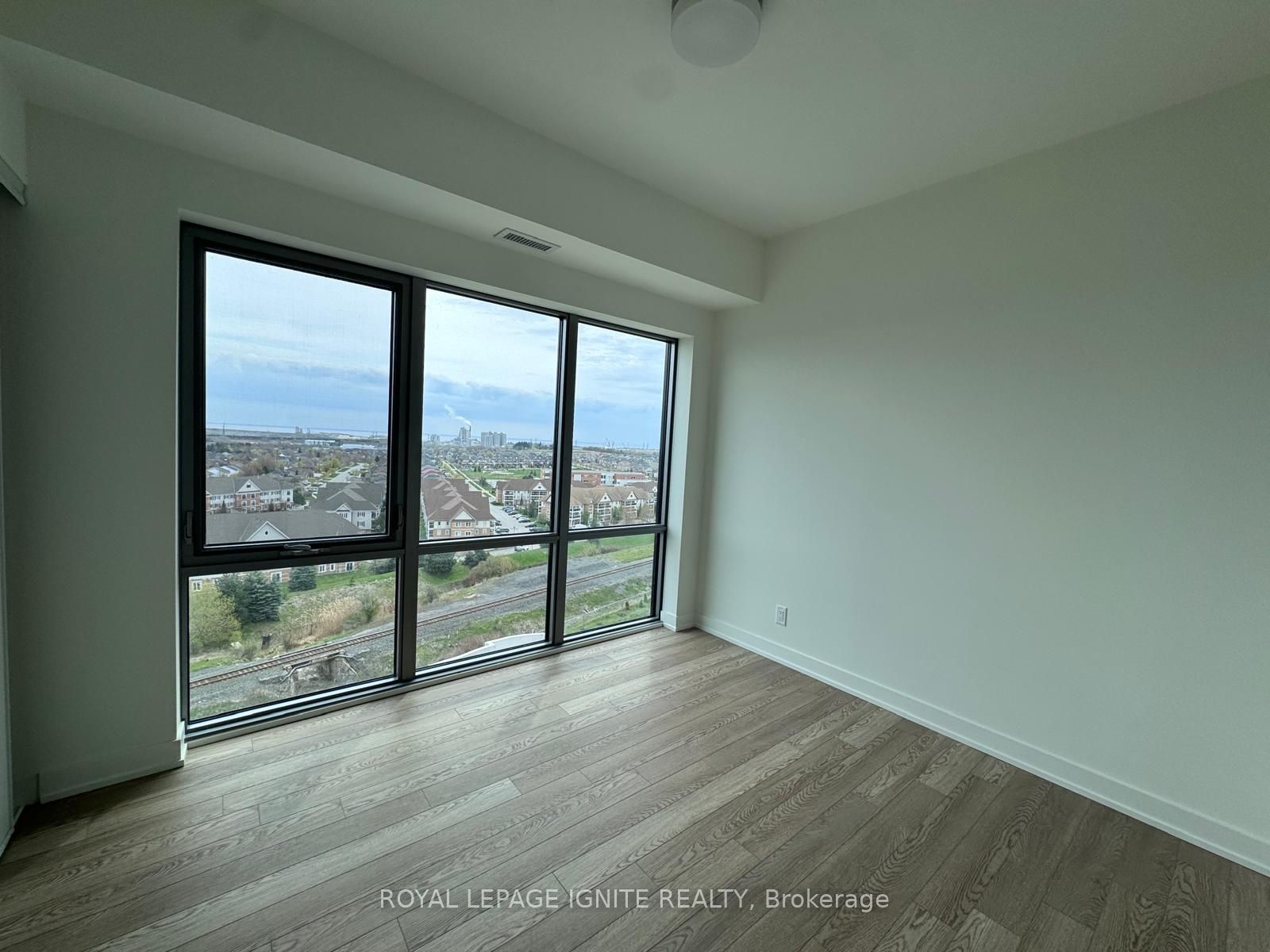 51 Clarington Boulevard 1124 Property Photo 12