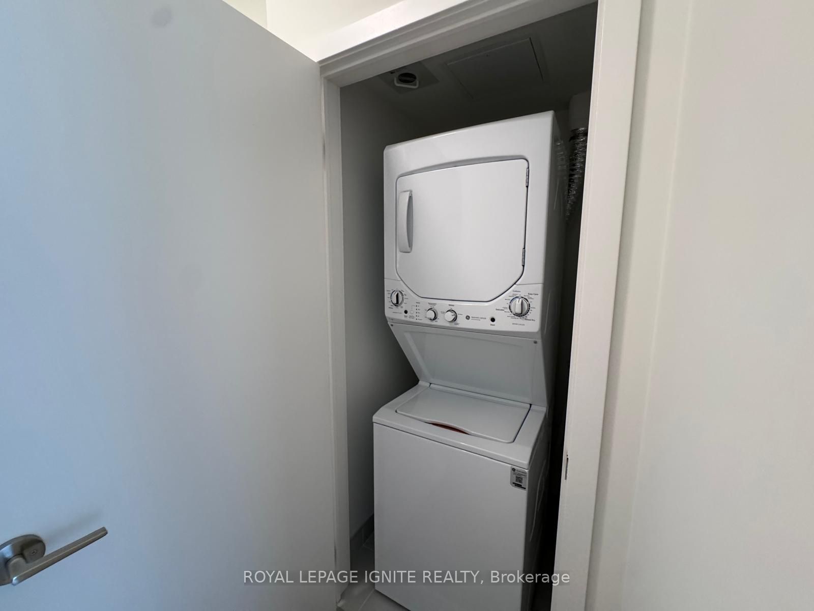 51 Clarington Boulevard 1124 Property Photo 16