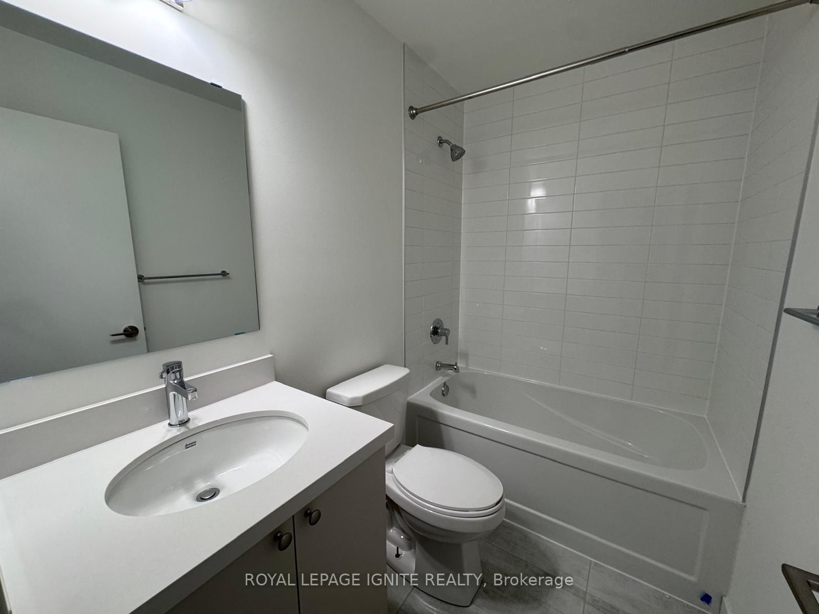 51 Clarington Boulevard 1124 Property Photo 17