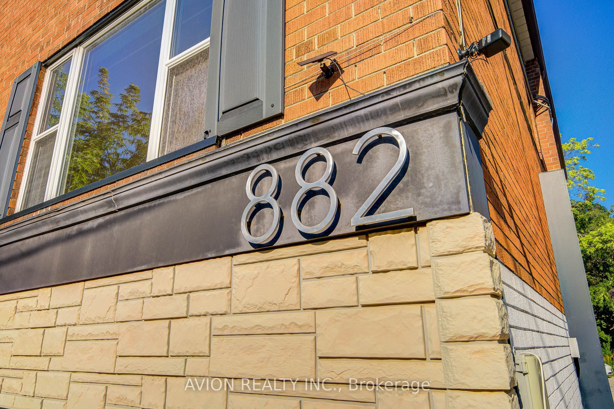 882 Broadview Avenue Unit 4 Property Photo 2