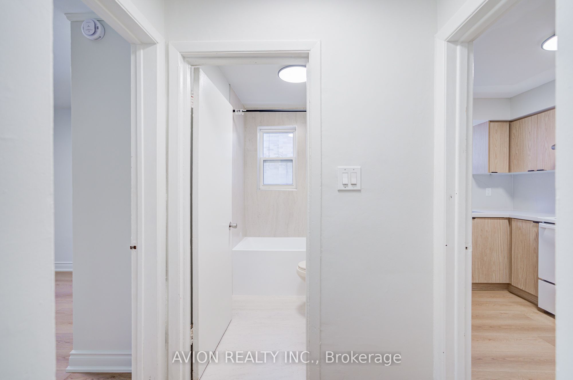 882 Broadview Avenue Unit 4 Property Photo 6