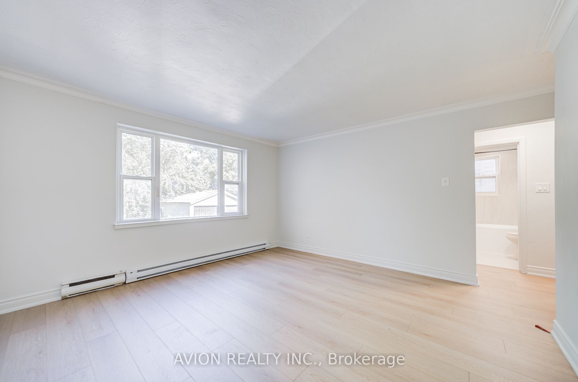 882 Broadview Avenue Unit 4 Property Photo 9