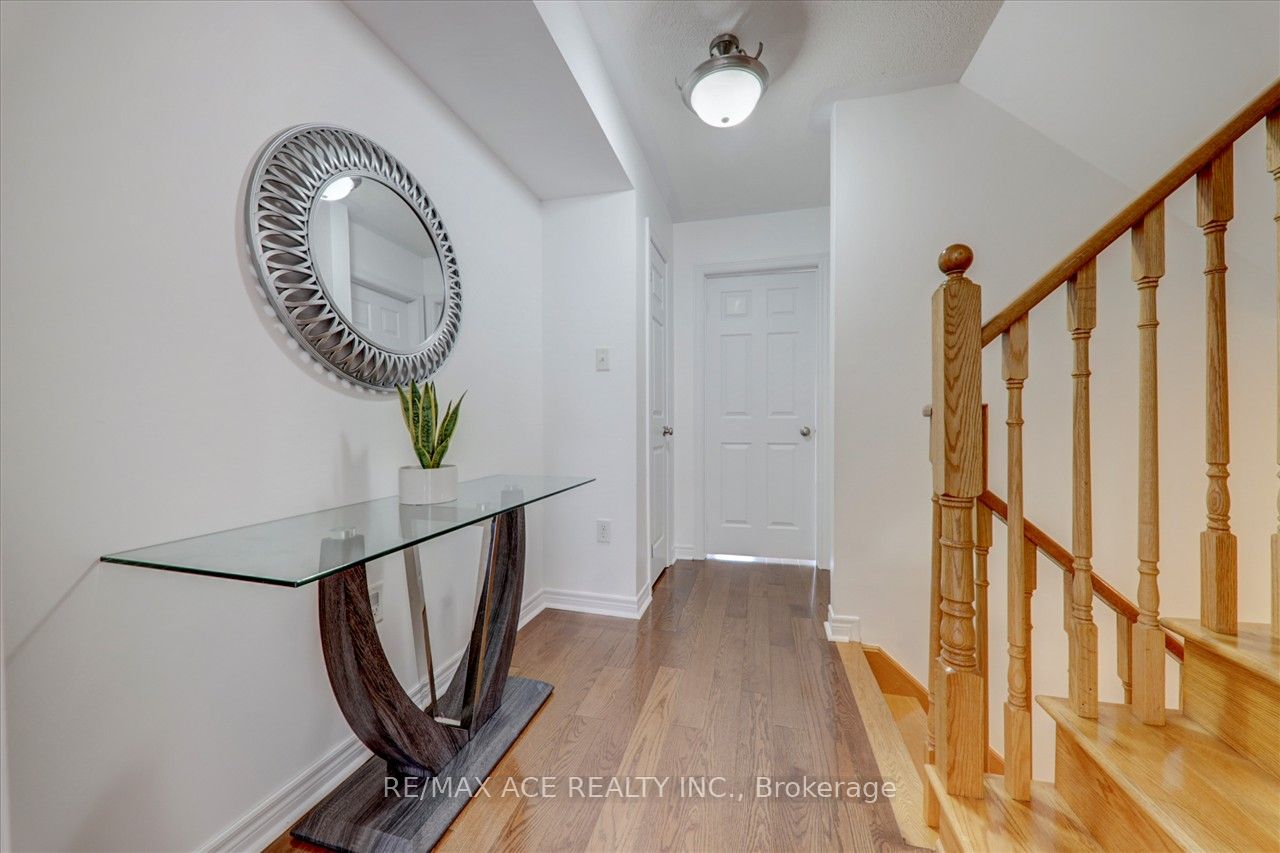 43 Kawneer Terrace Property Photo 16