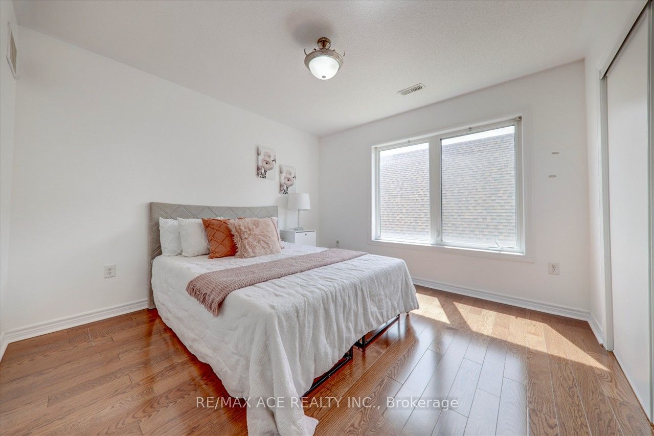 43 Kawneer Terrace Property Photo 17