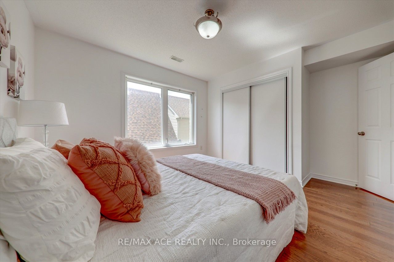 43 Kawneer Terrace Property Photo 18
