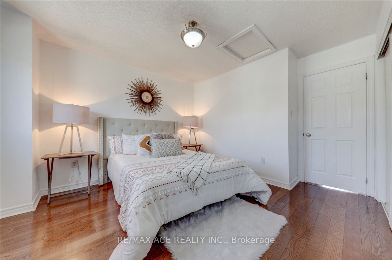 43 Kawneer Terrace Property Photo 29