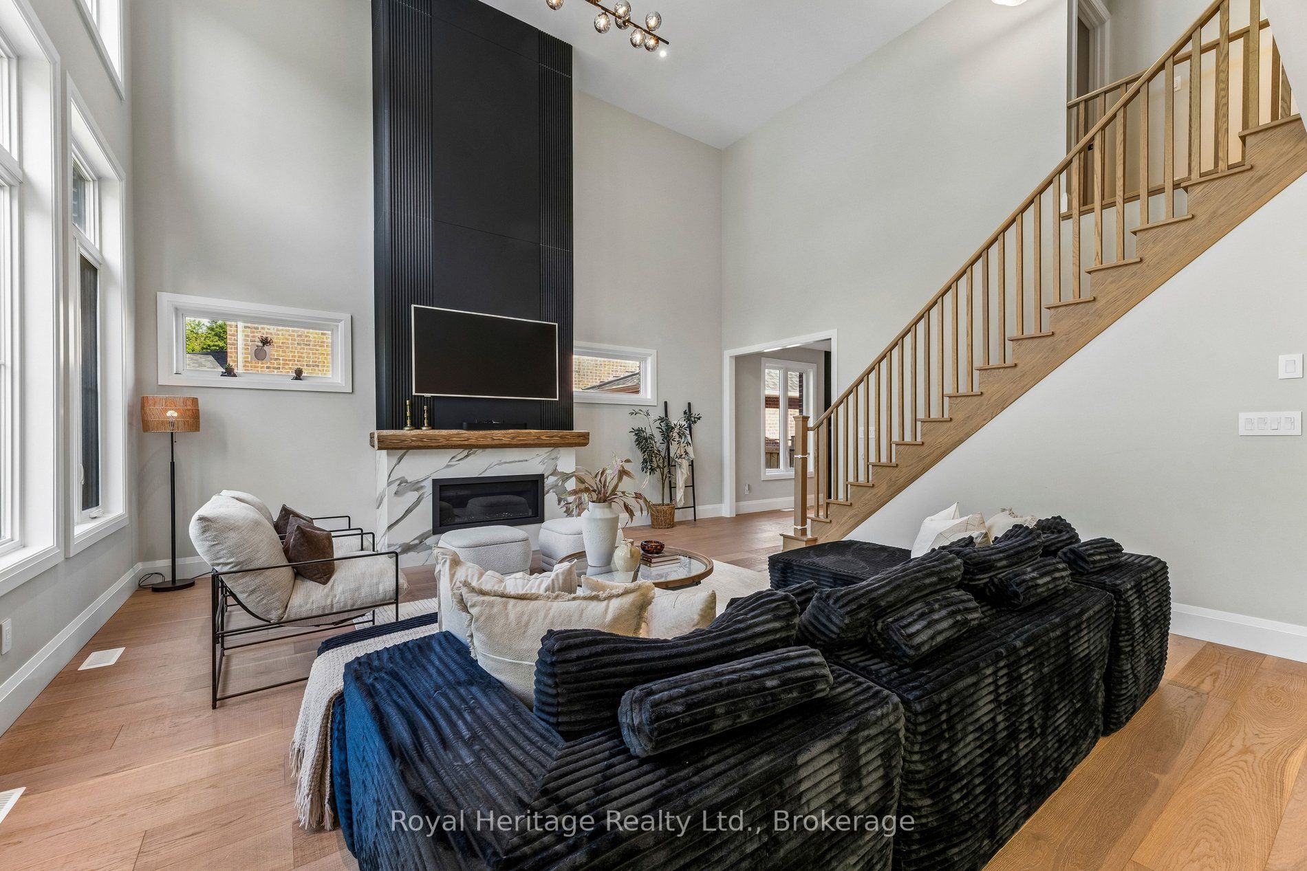 55 Harry Lee Crescent Property Photo 9
