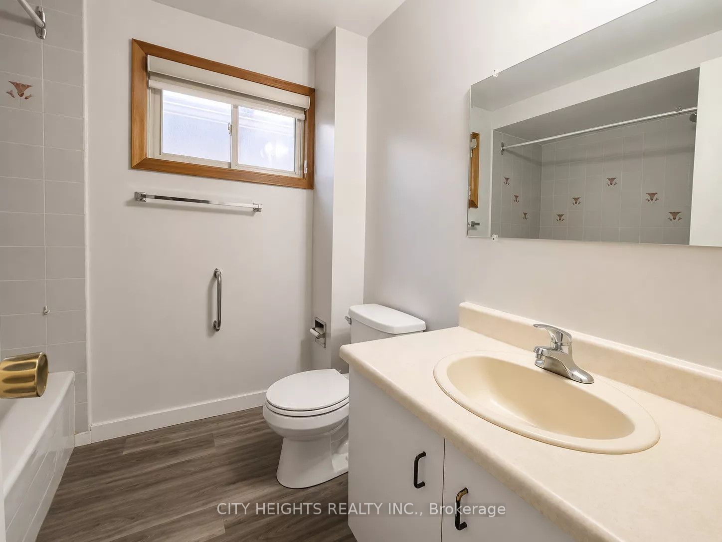 164 Daniels Crescent Upper Level Property Photo 35