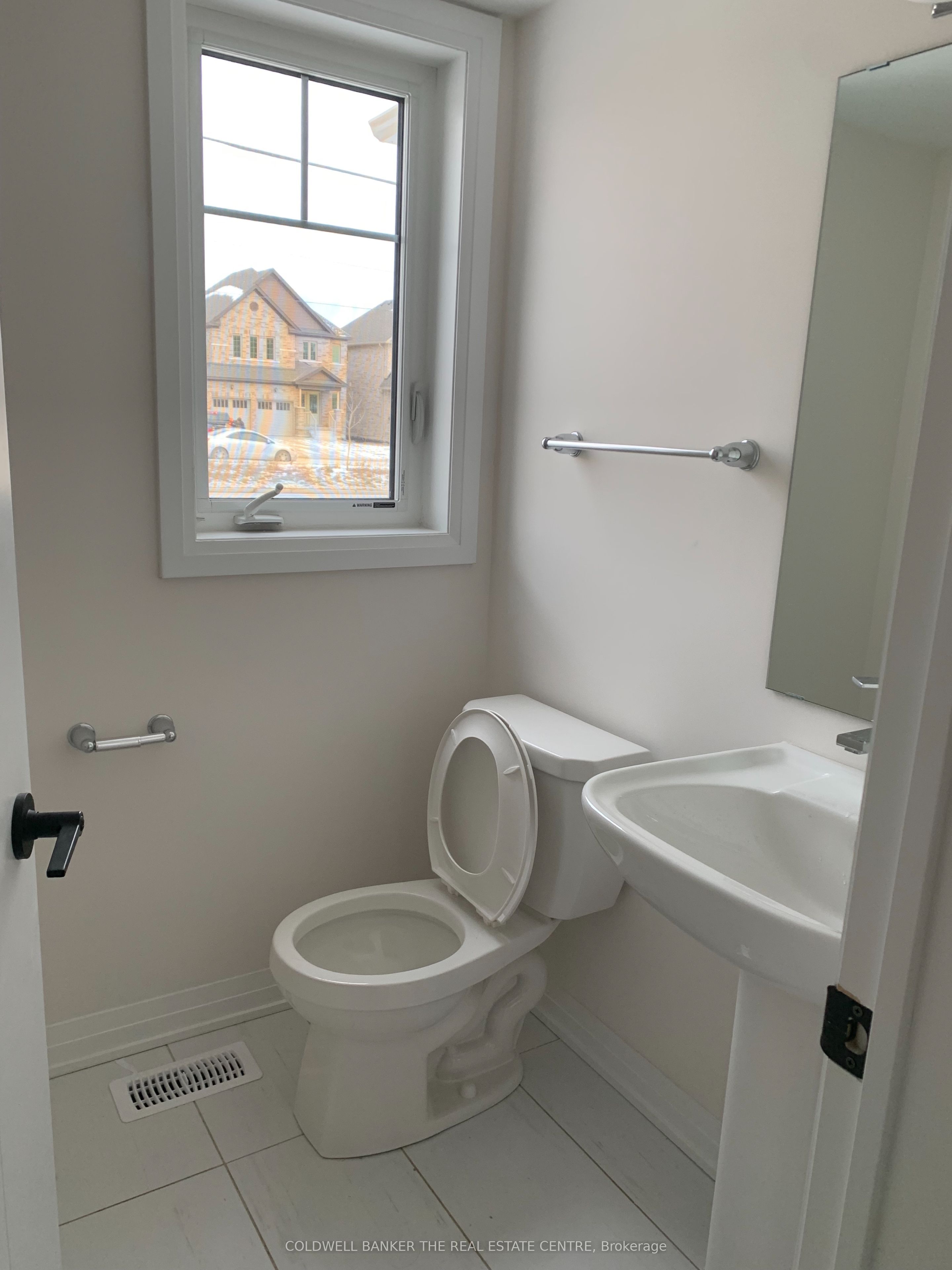 94 Ambereen Place Property Photo 4
