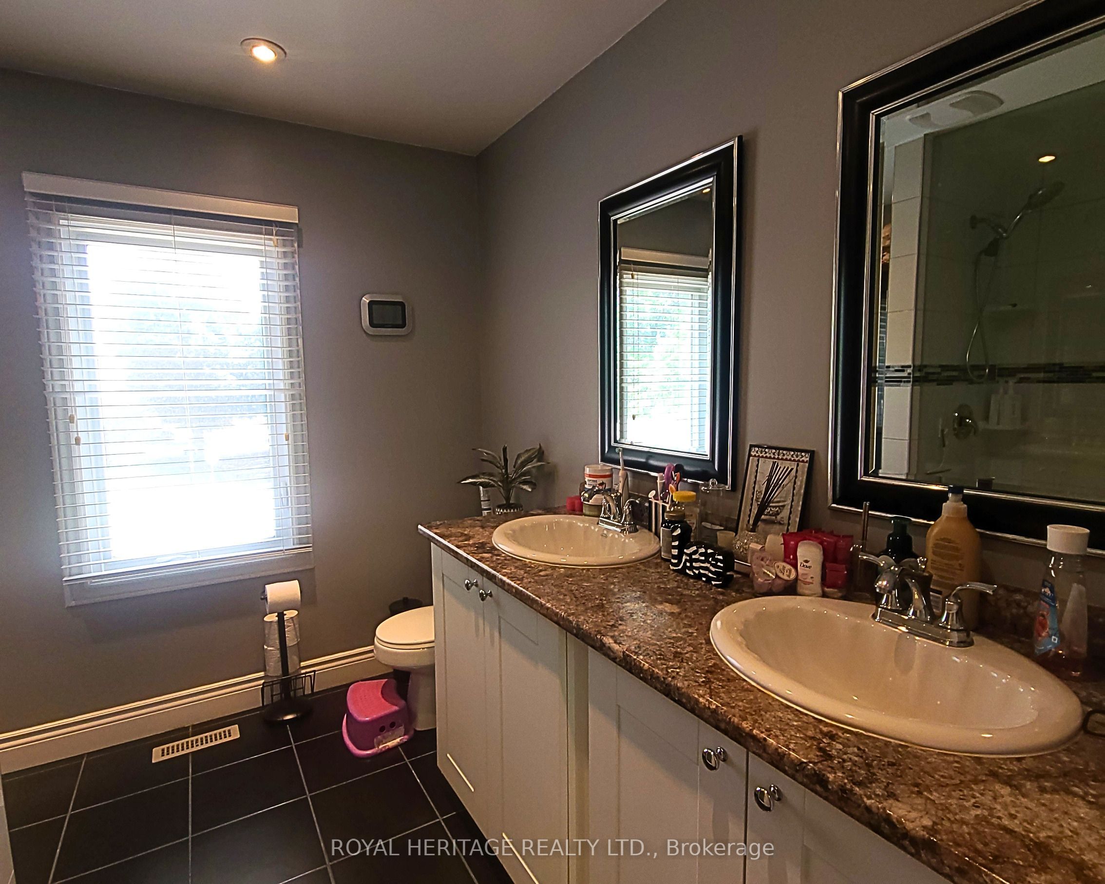 1221 Fieldstone Circle Property Photo 25