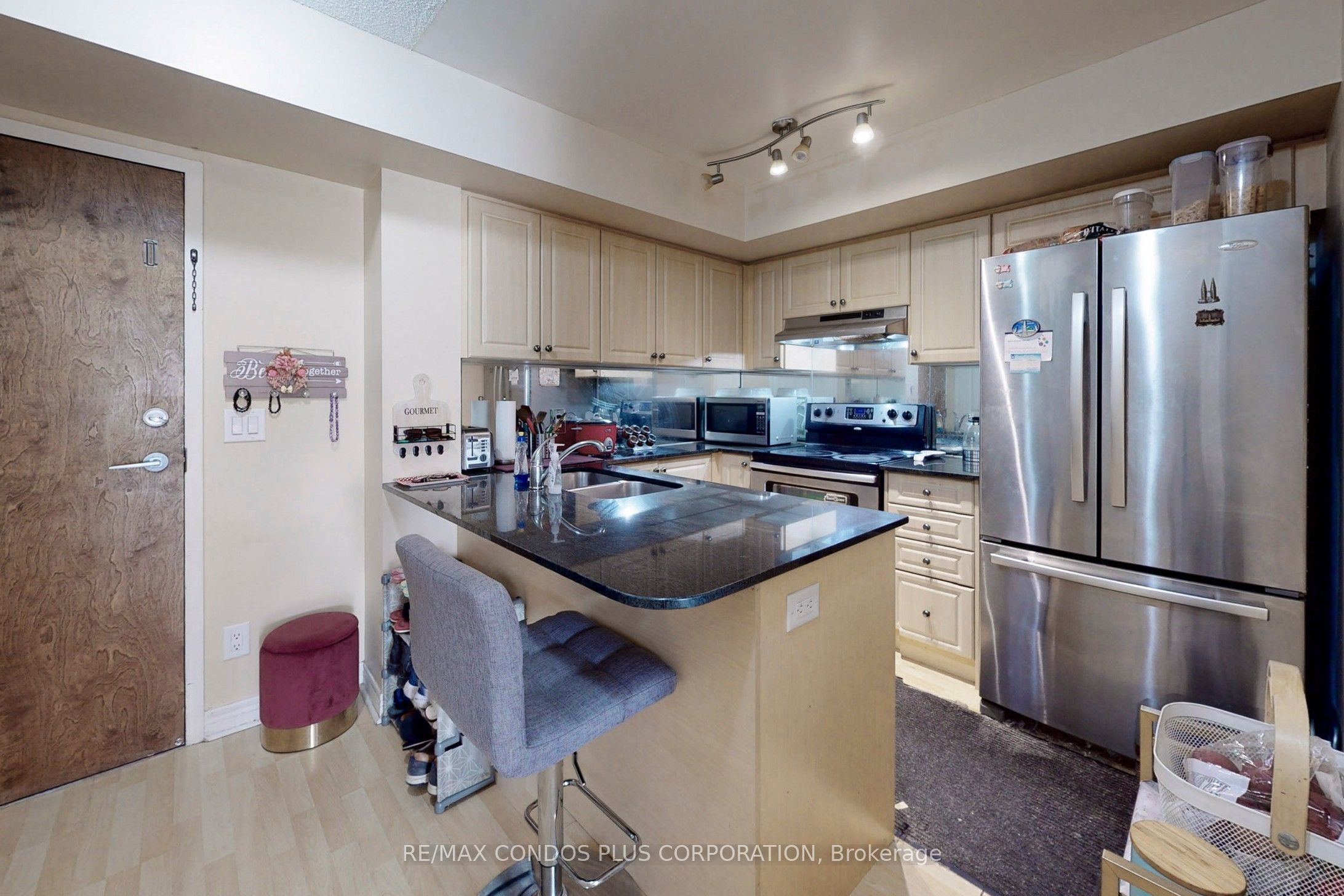 60 Fairfax Crescent 315 Property Photo 17