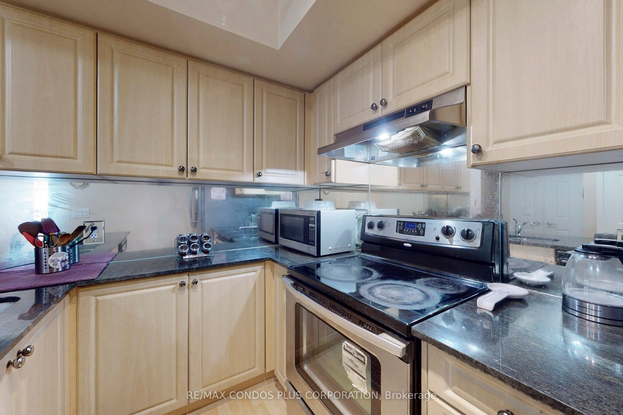 60 Fairfax Crescent 315 Property Photo 19