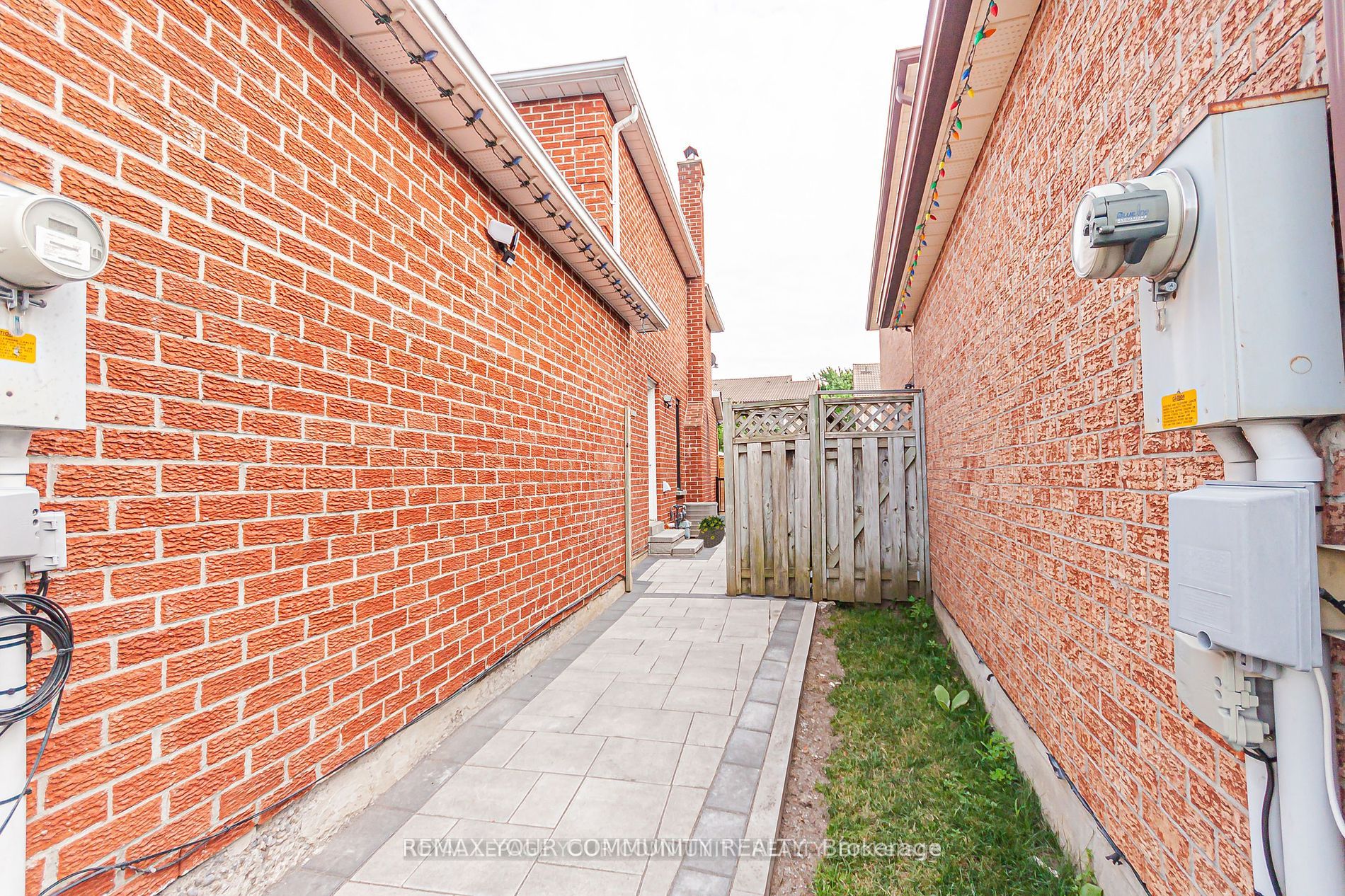 33 Durness Avenue Bsmt Property Photo 2