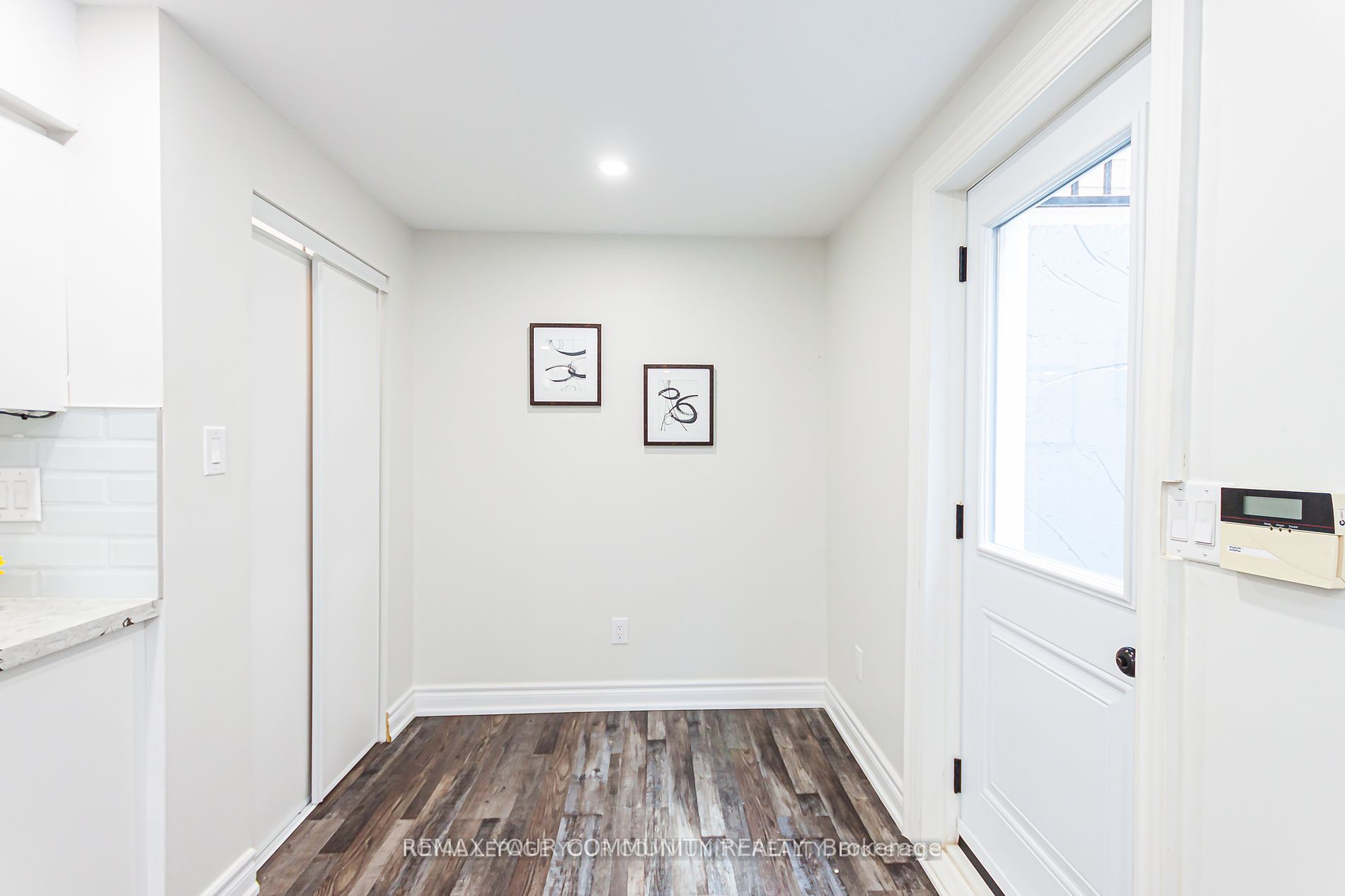33 Durness Avenue Bsmt Property Photo 5