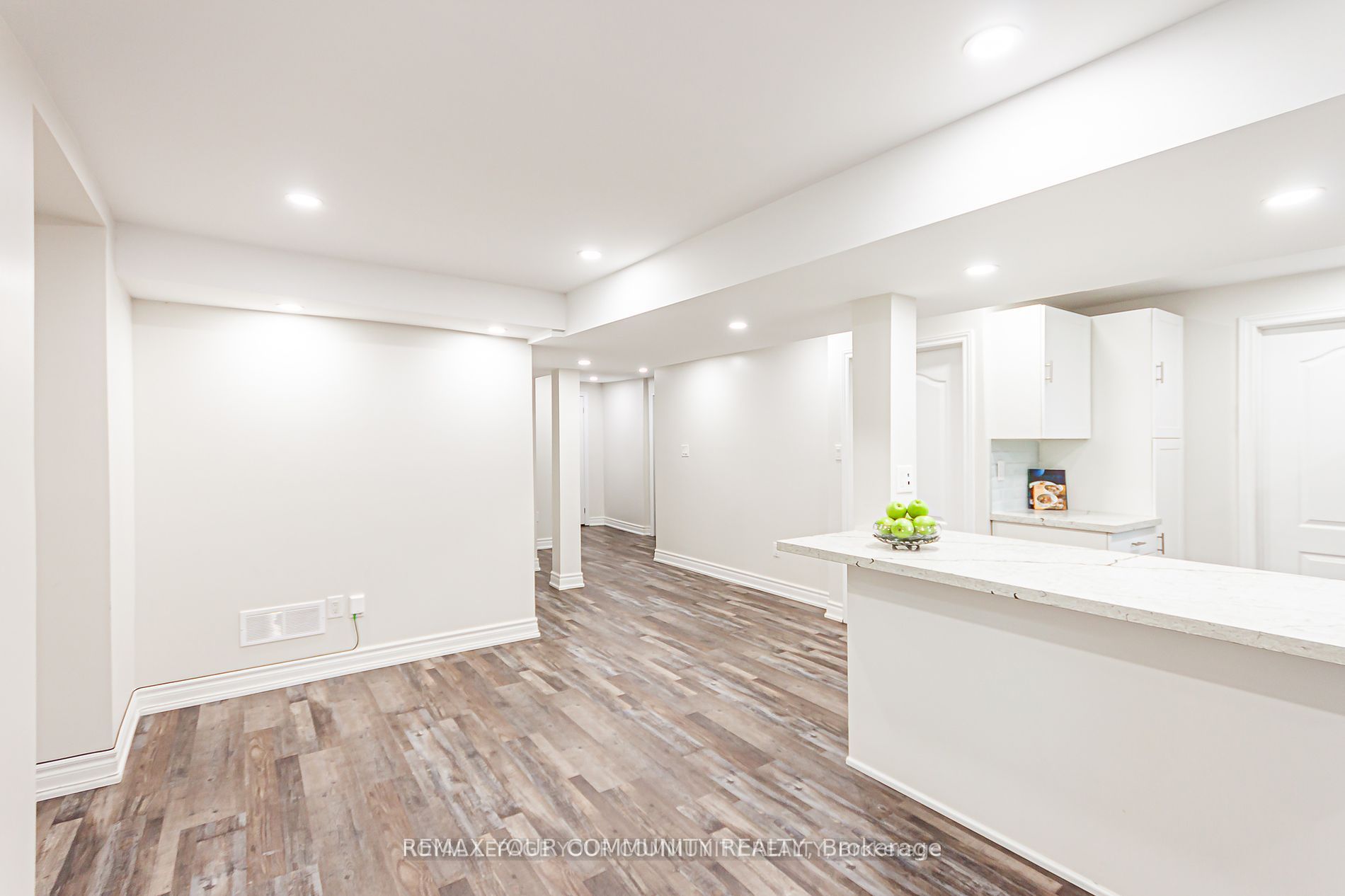 33 Durness Avenue Bsmt Property Photo 7