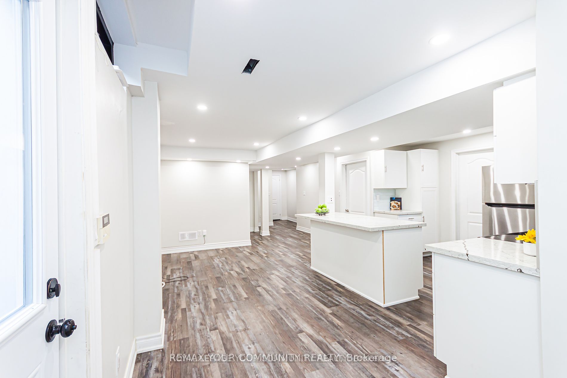 33 Durness Avenue Bsmt Property Photo 8