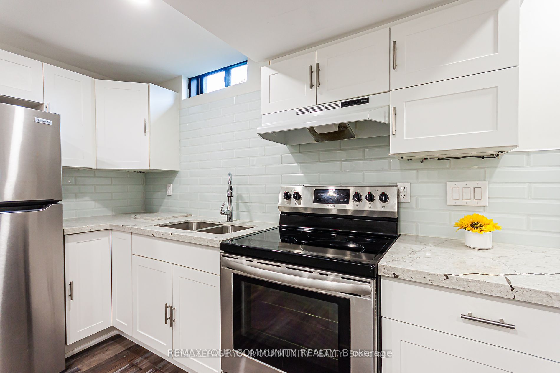 33 Durness Avenue Bsmt Property Photo 13