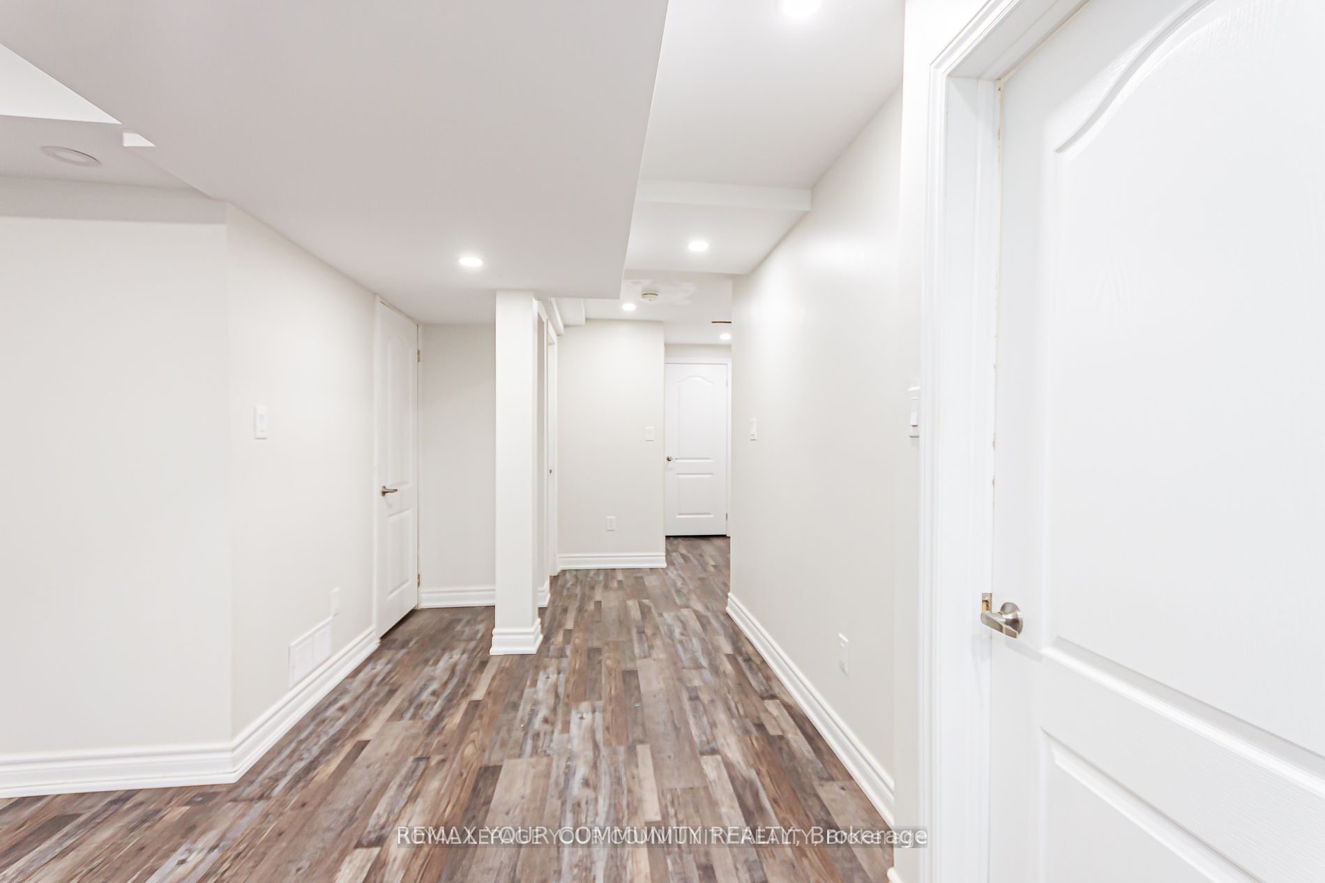 33 Durness Avenue Bsmt Property Photo 17