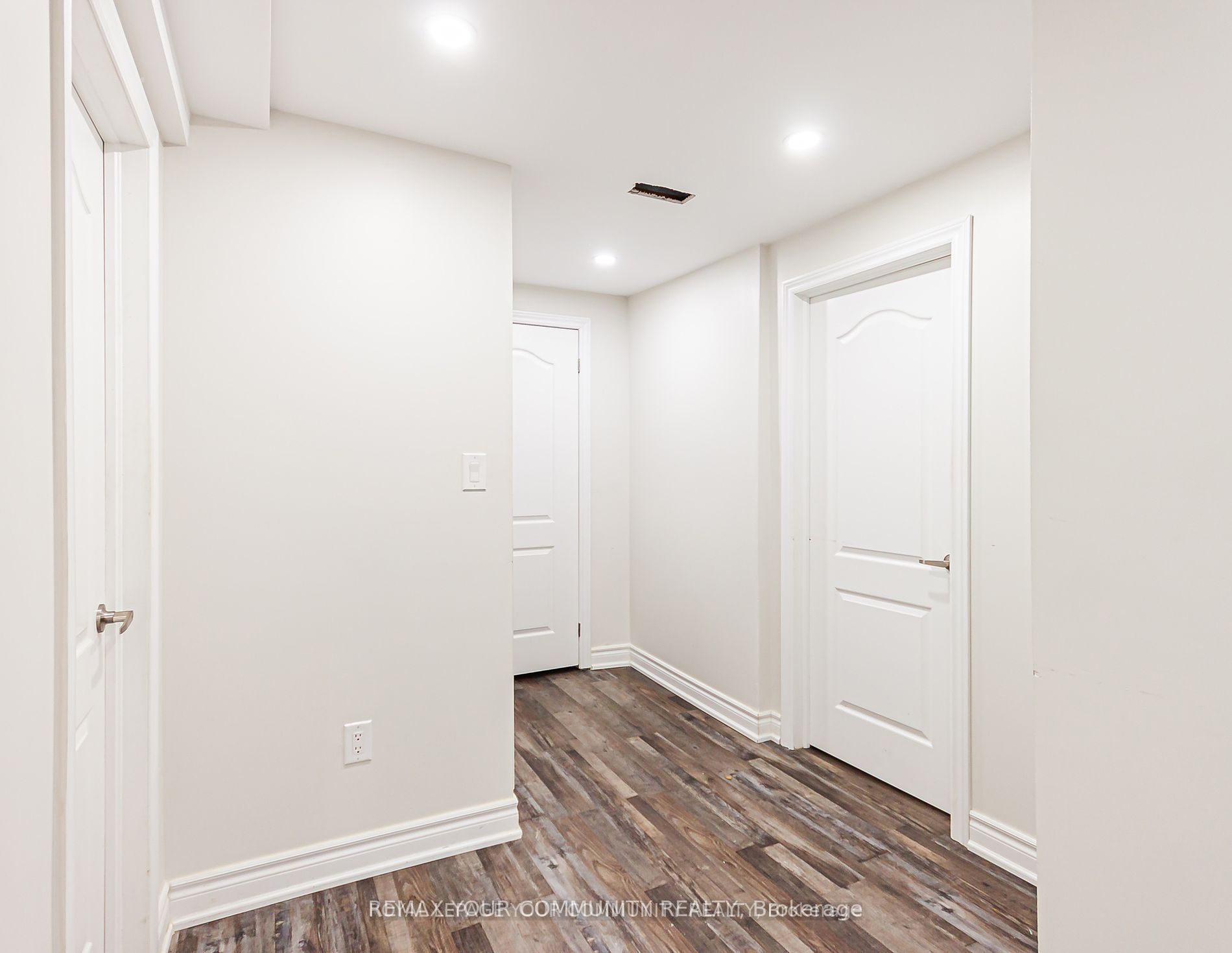 33 Durness Avenue Bsmt Property Photo 18