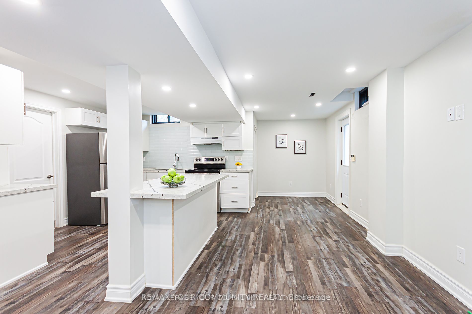 33 Durness Avenue Bsmt Property Photo 19