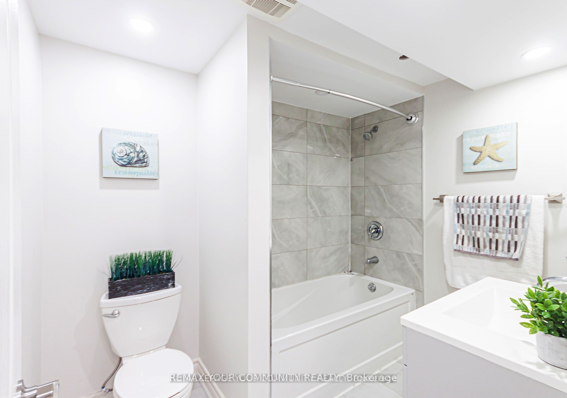 33 Durness Avenue Bsmt Property Photo 23