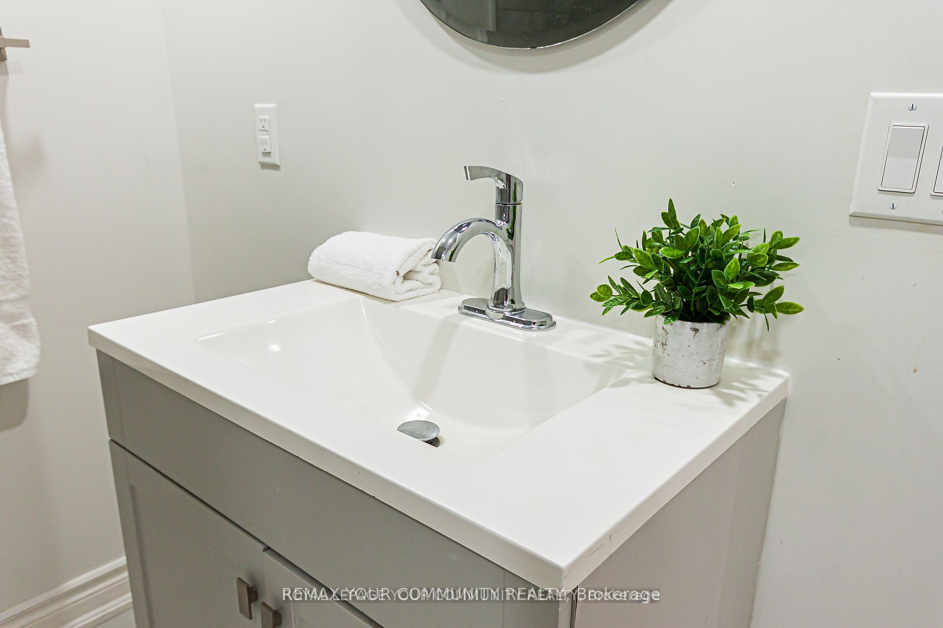 33 Durness Avenue Bsmt Property Photo 25