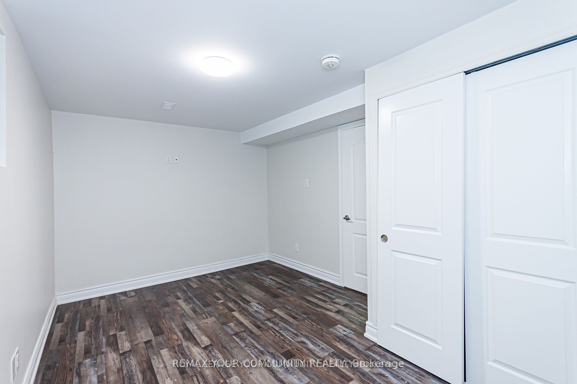 33 Durness Avenue Bsmt Property Photo 28