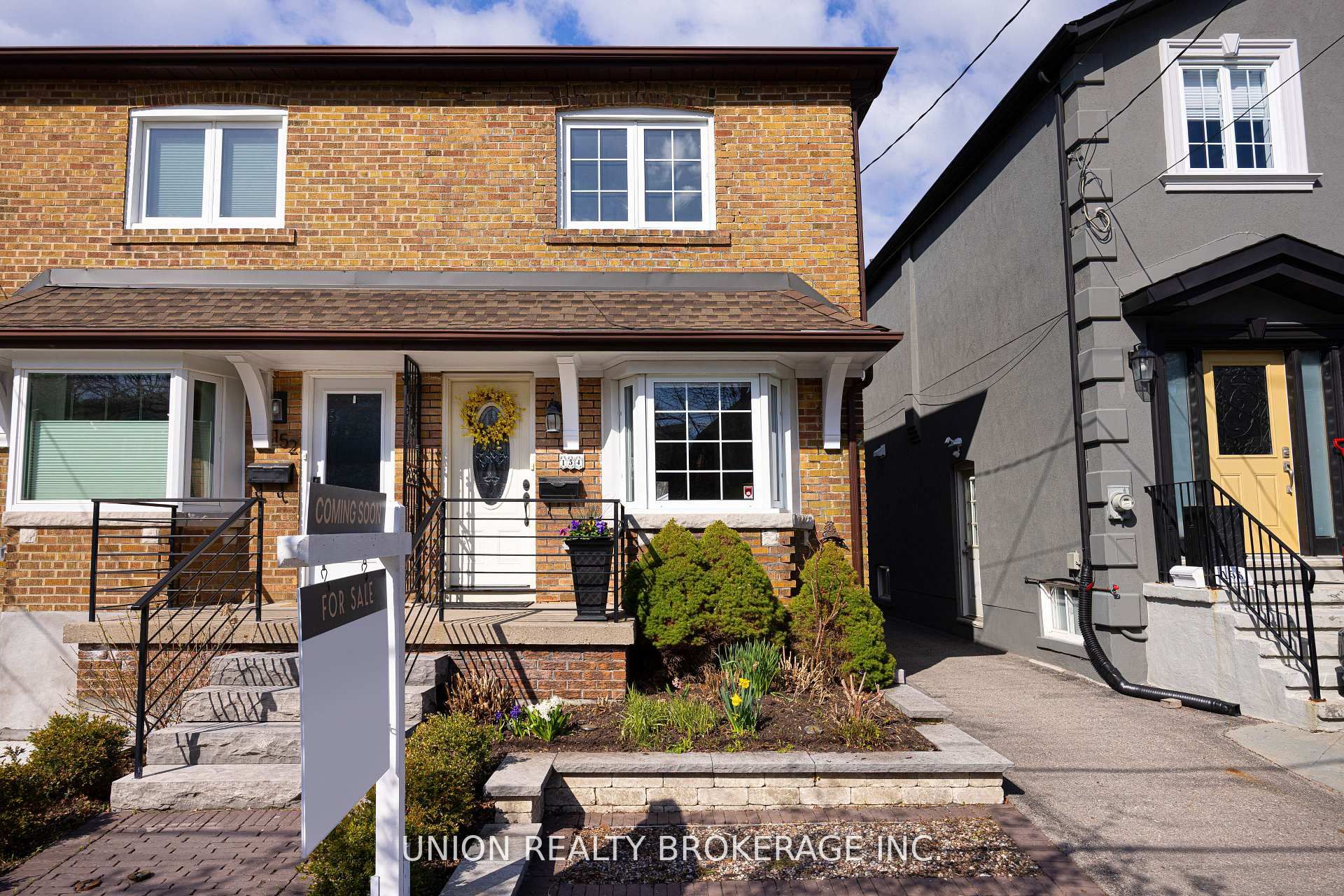 154 Blantyre Avenue Property Photo 2