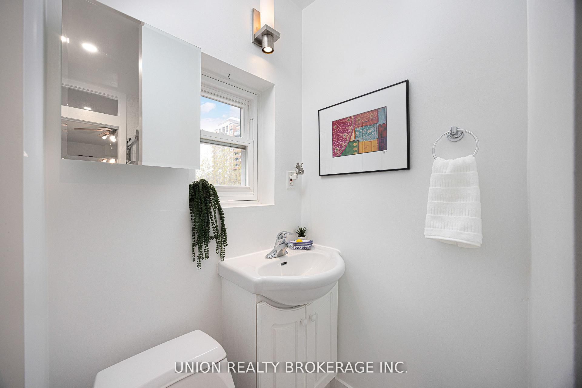 154 Blantyre Avenue Property Photo 24