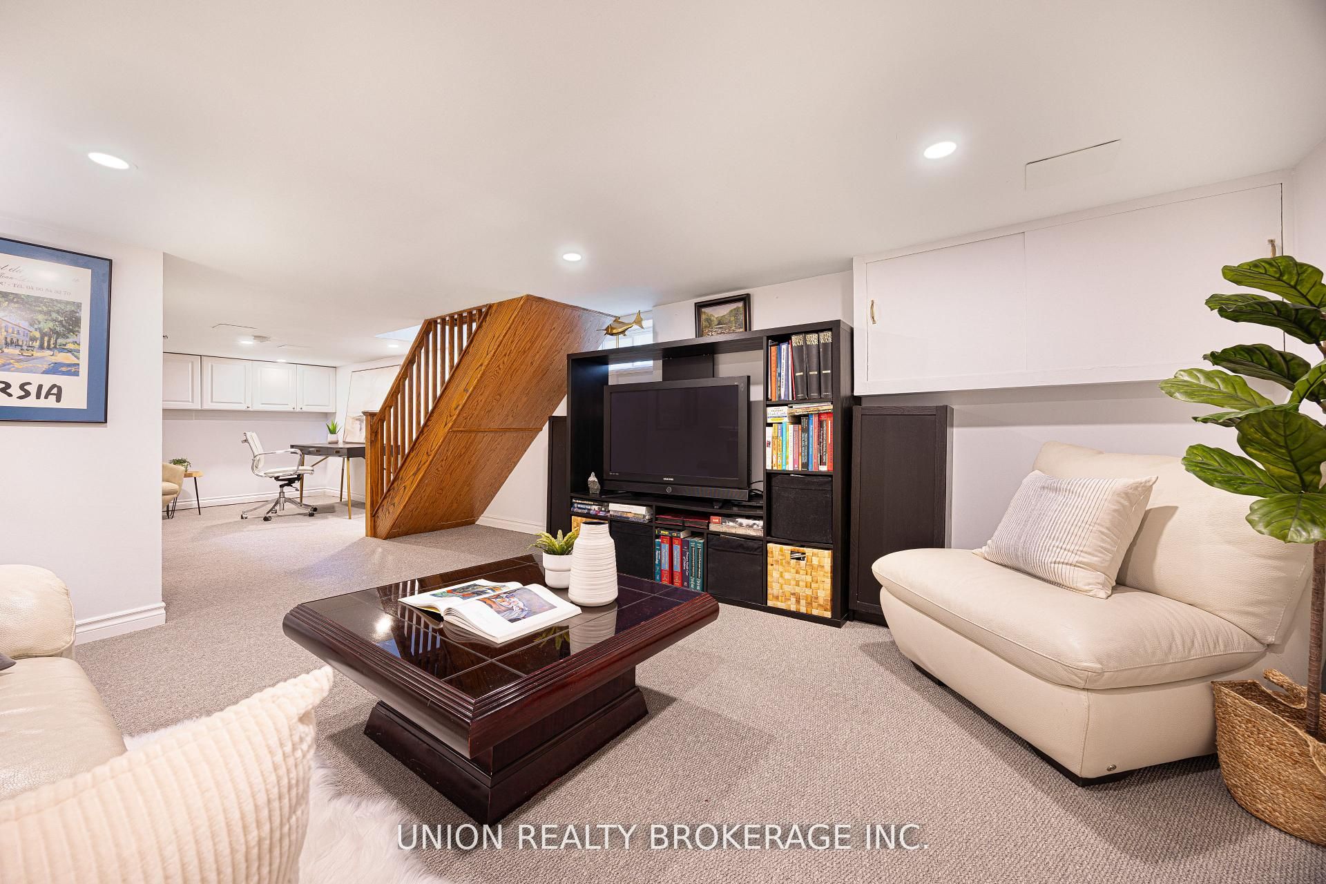 154 Blantyre Avenue Property Photo 26