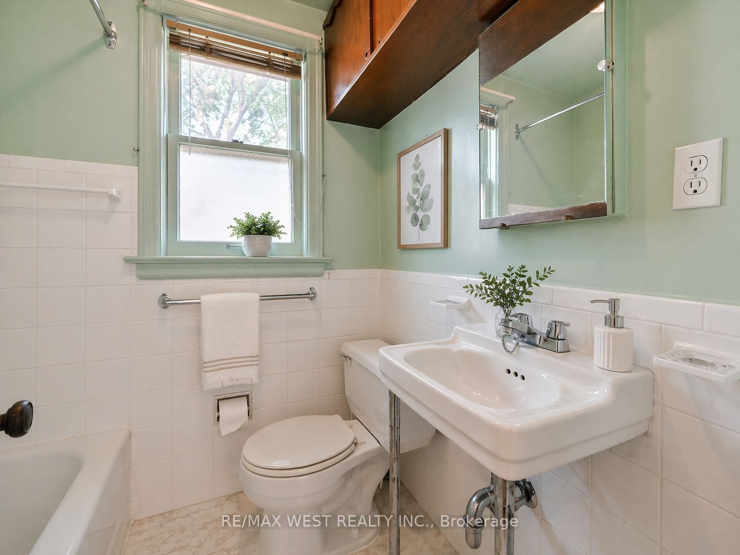 5 Dieppe Road S Property Photo 13
