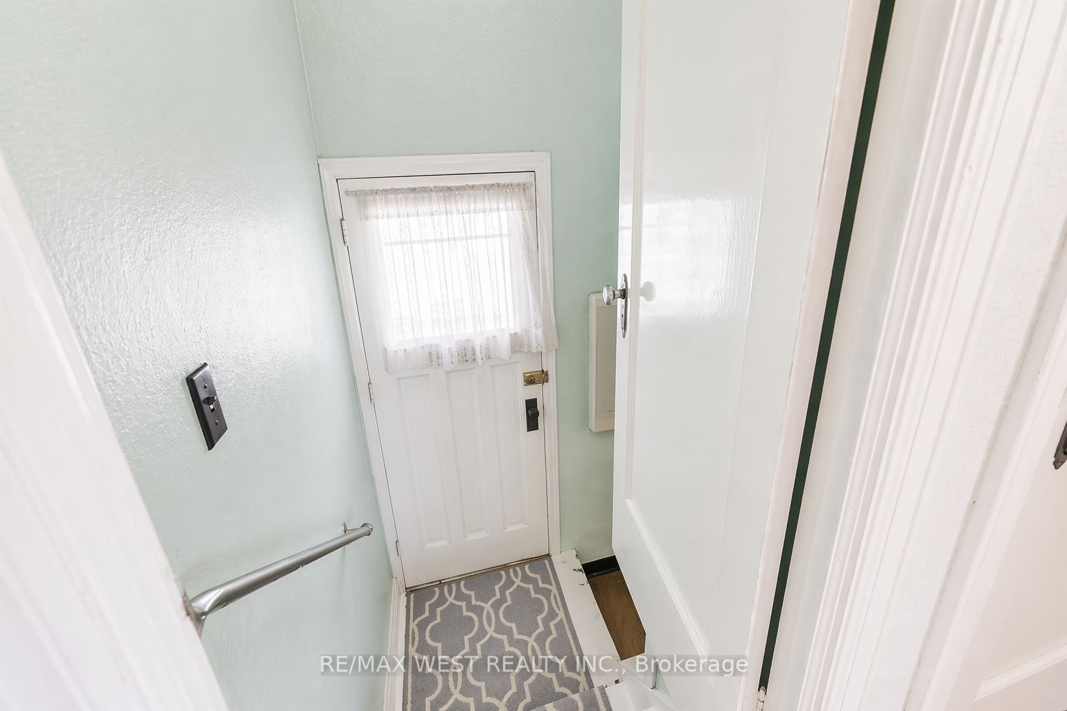 5 Dieppe Road S Property Photo 16