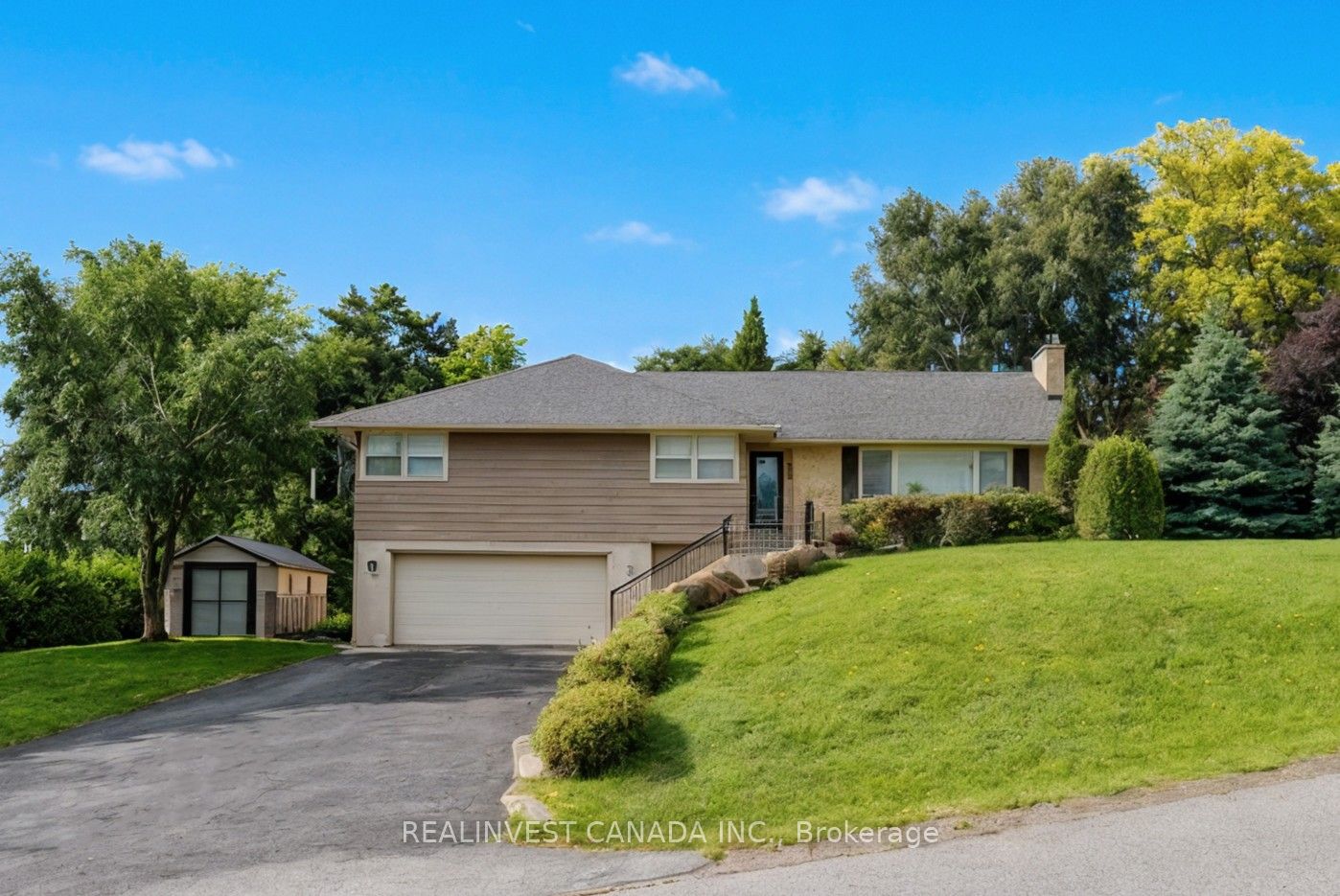 918 Pinecrest Road Property Photo 1