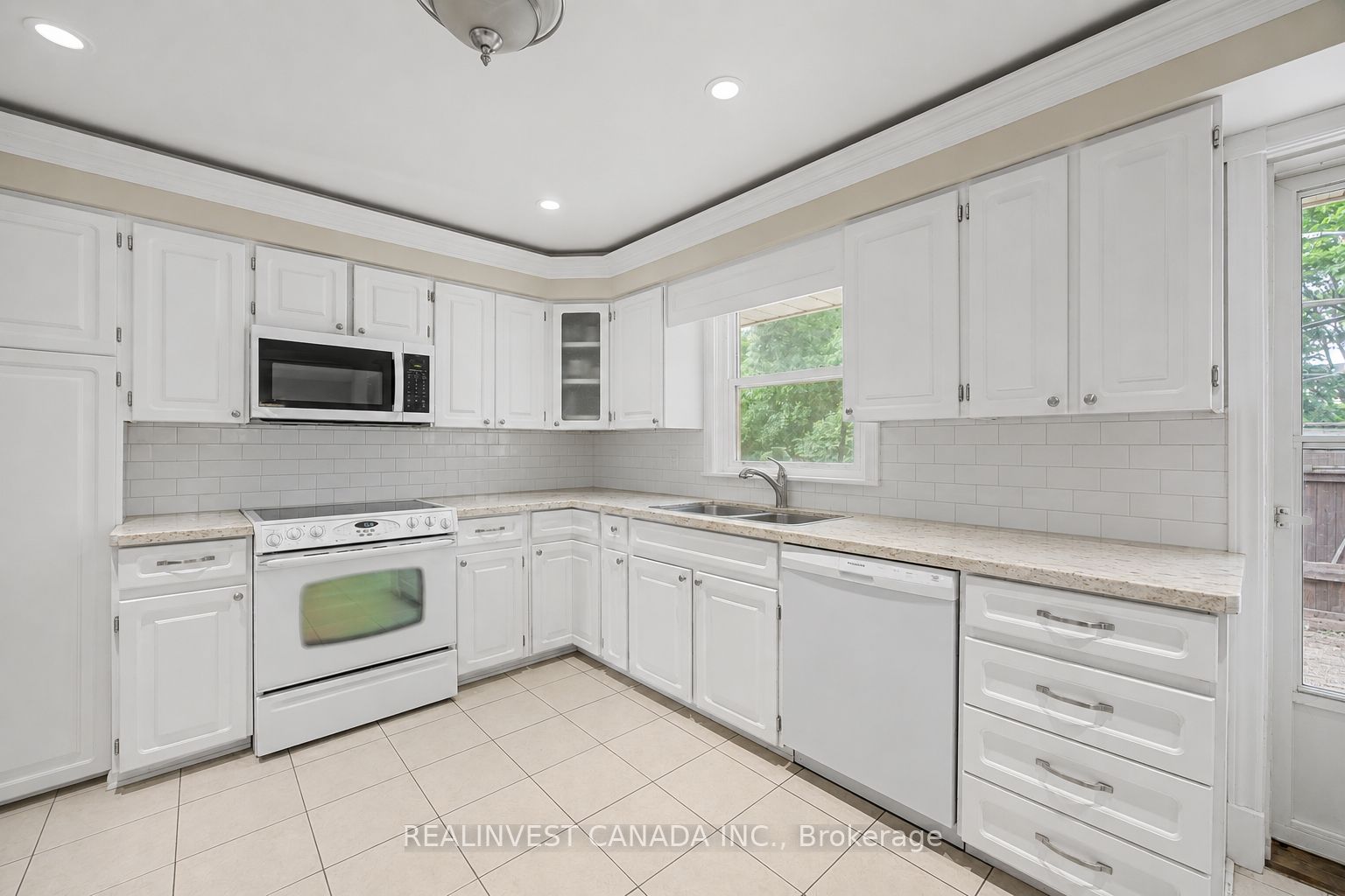 918 Pinecrest Road Property Photo 8