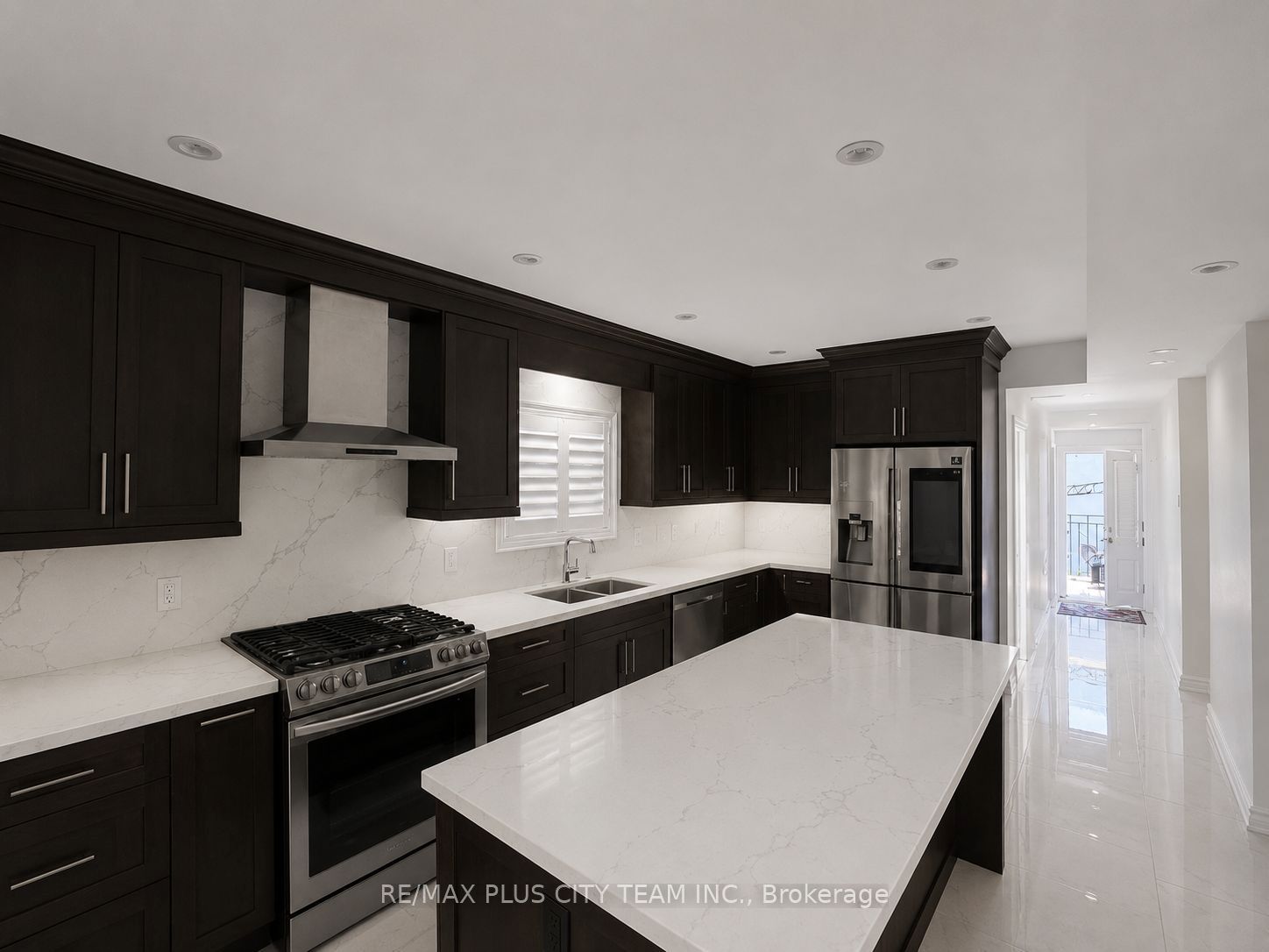 1027 Pape Avenue A Property Photo 2