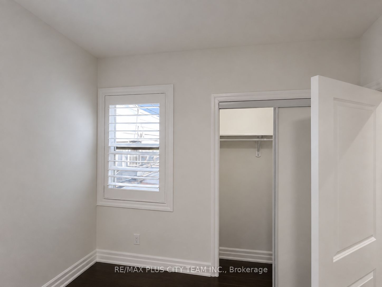 1027 Pape Avenue A Property Photo 6