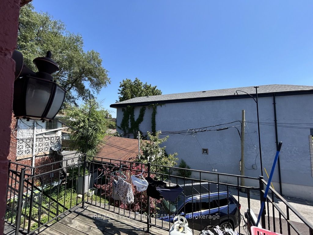 1027 Pape Avenue A Property Photo 11