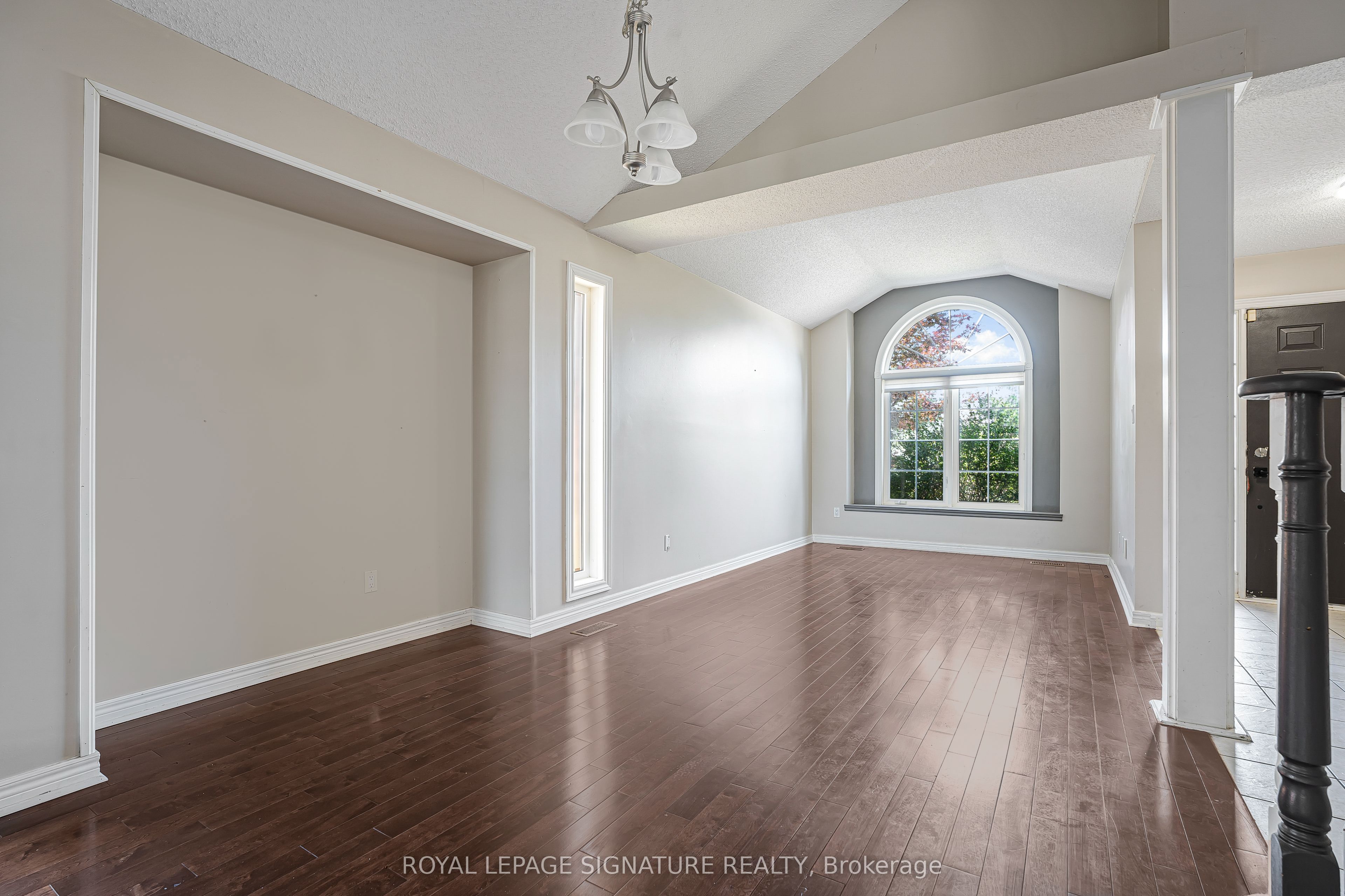 94 Niagara Drive Property Photo 2
