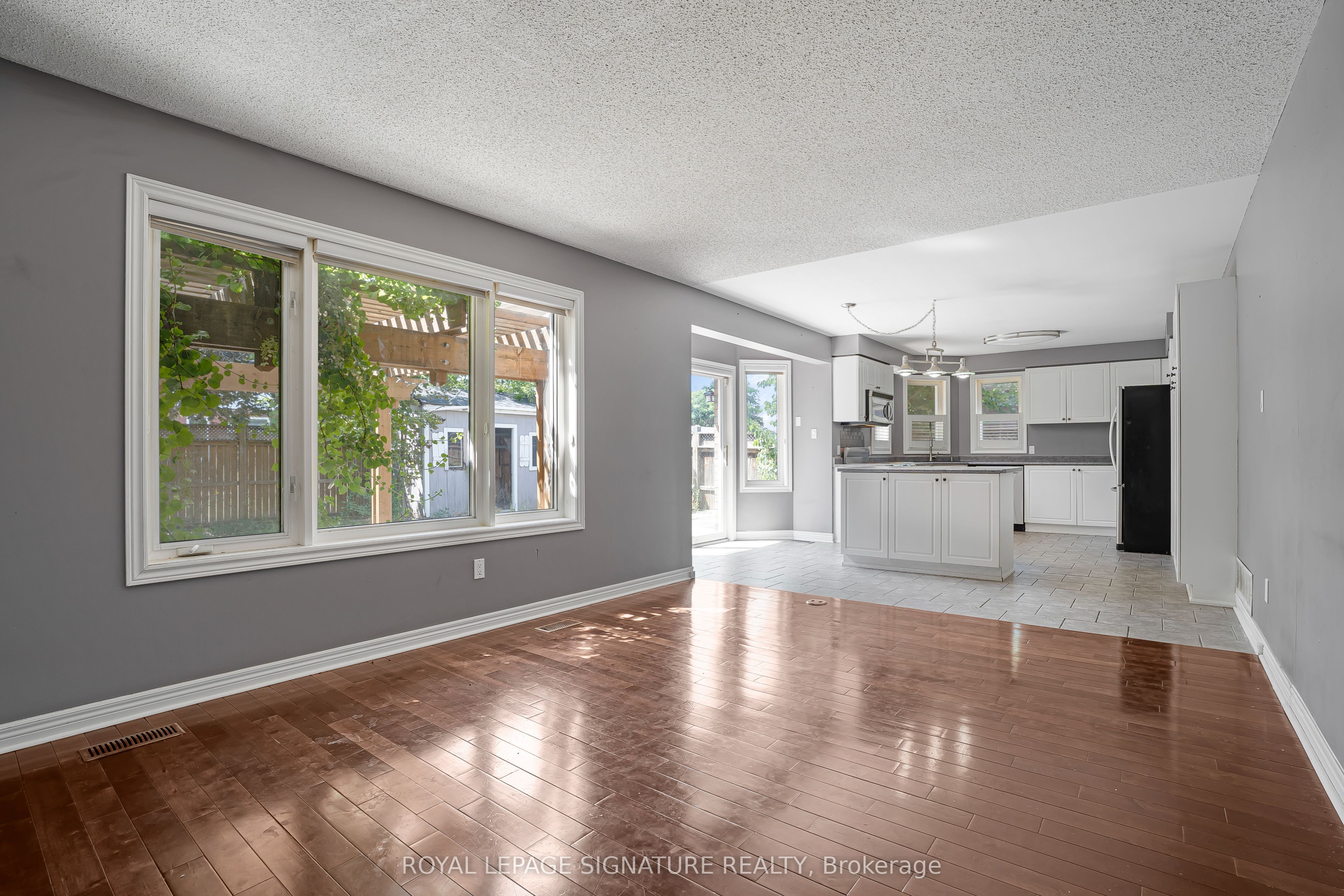 94 Niagara Drive Property Photo 9