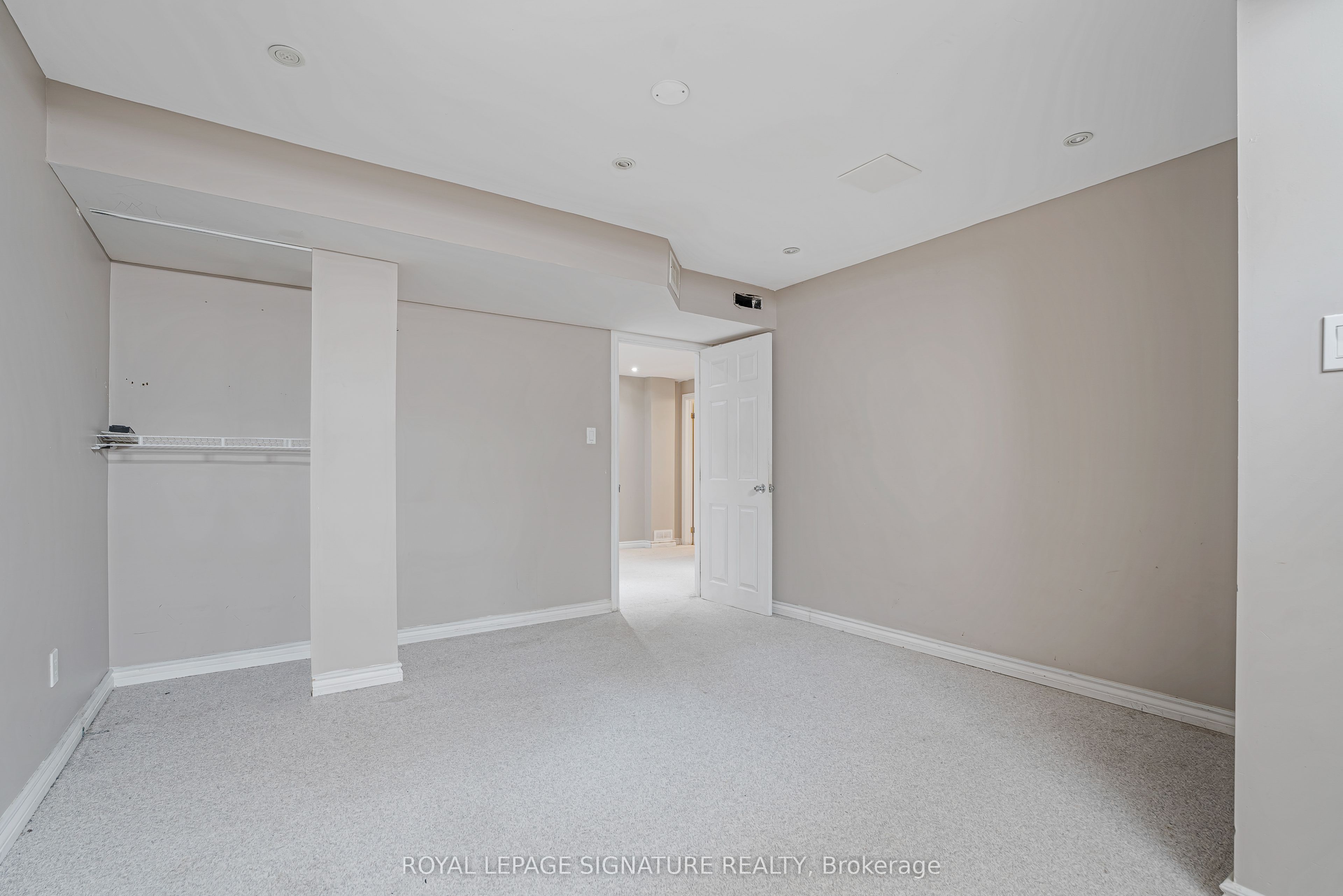 94 Niagara Drive Property Photo 23