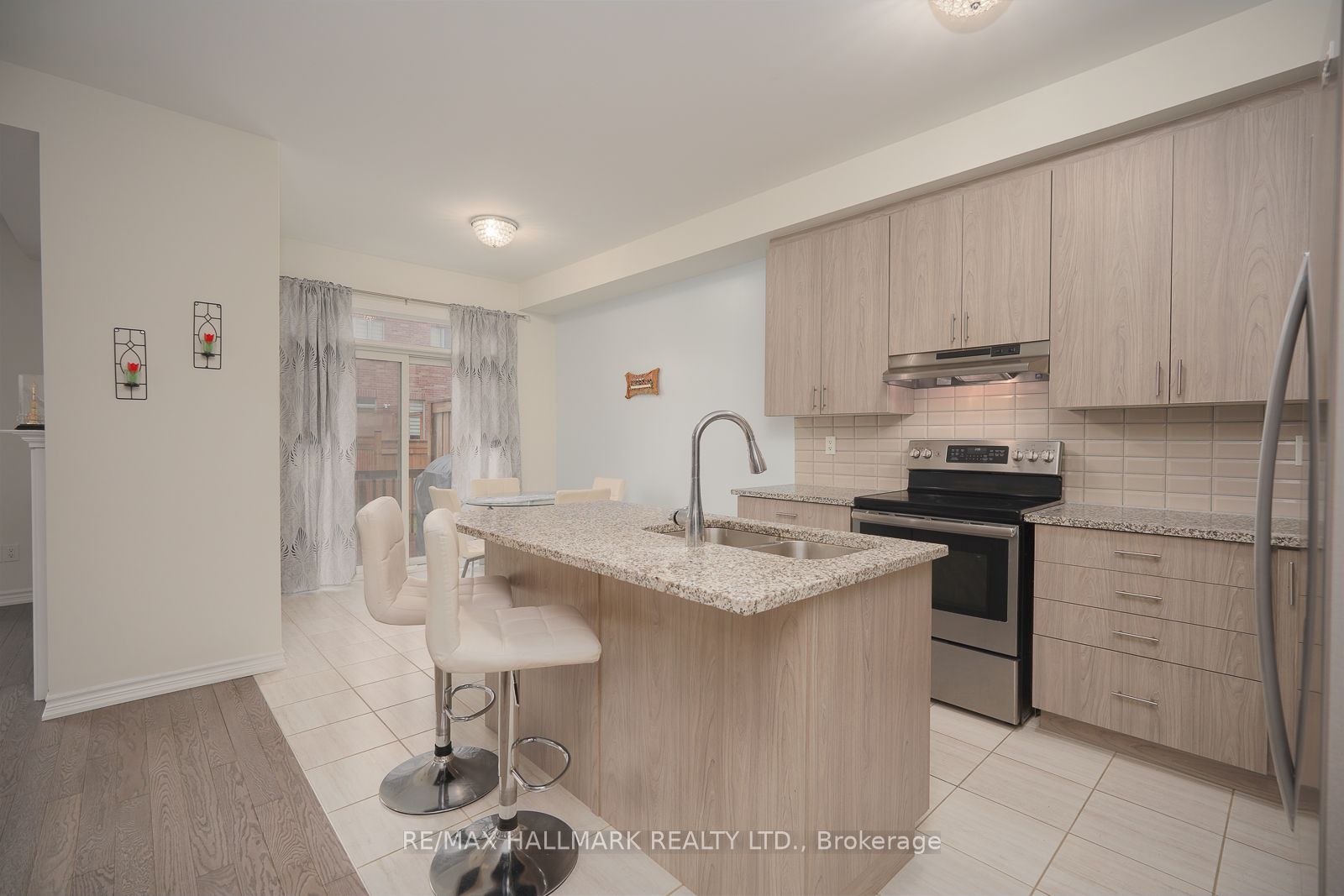 4 Hickling Lane Property Photo 20