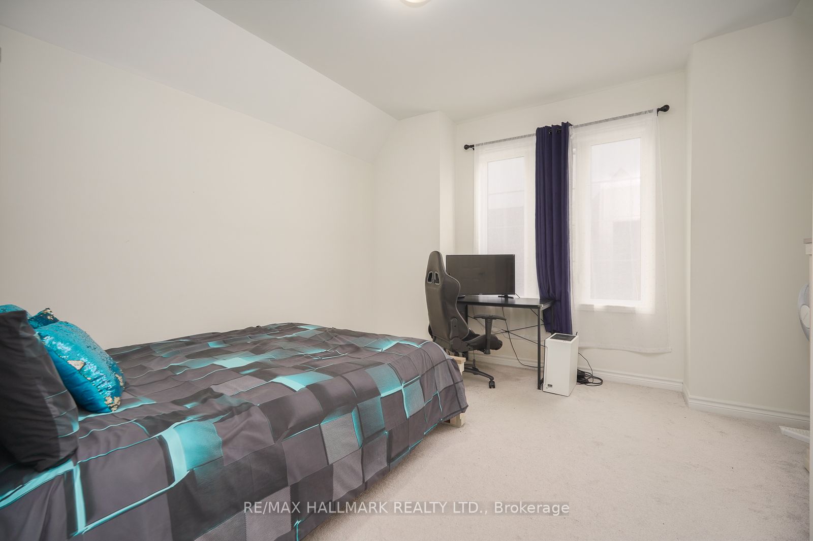 4 Hickling Lane Property Photo 32