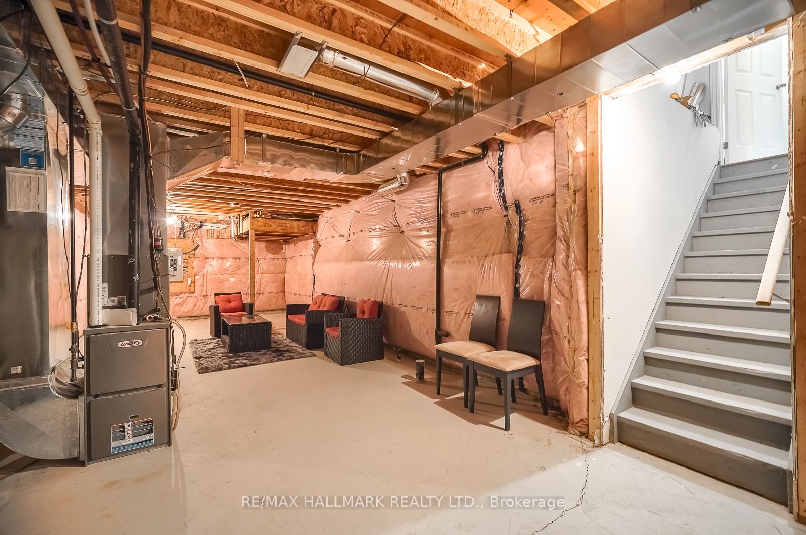 4 Hickling Lane Property Photo 36