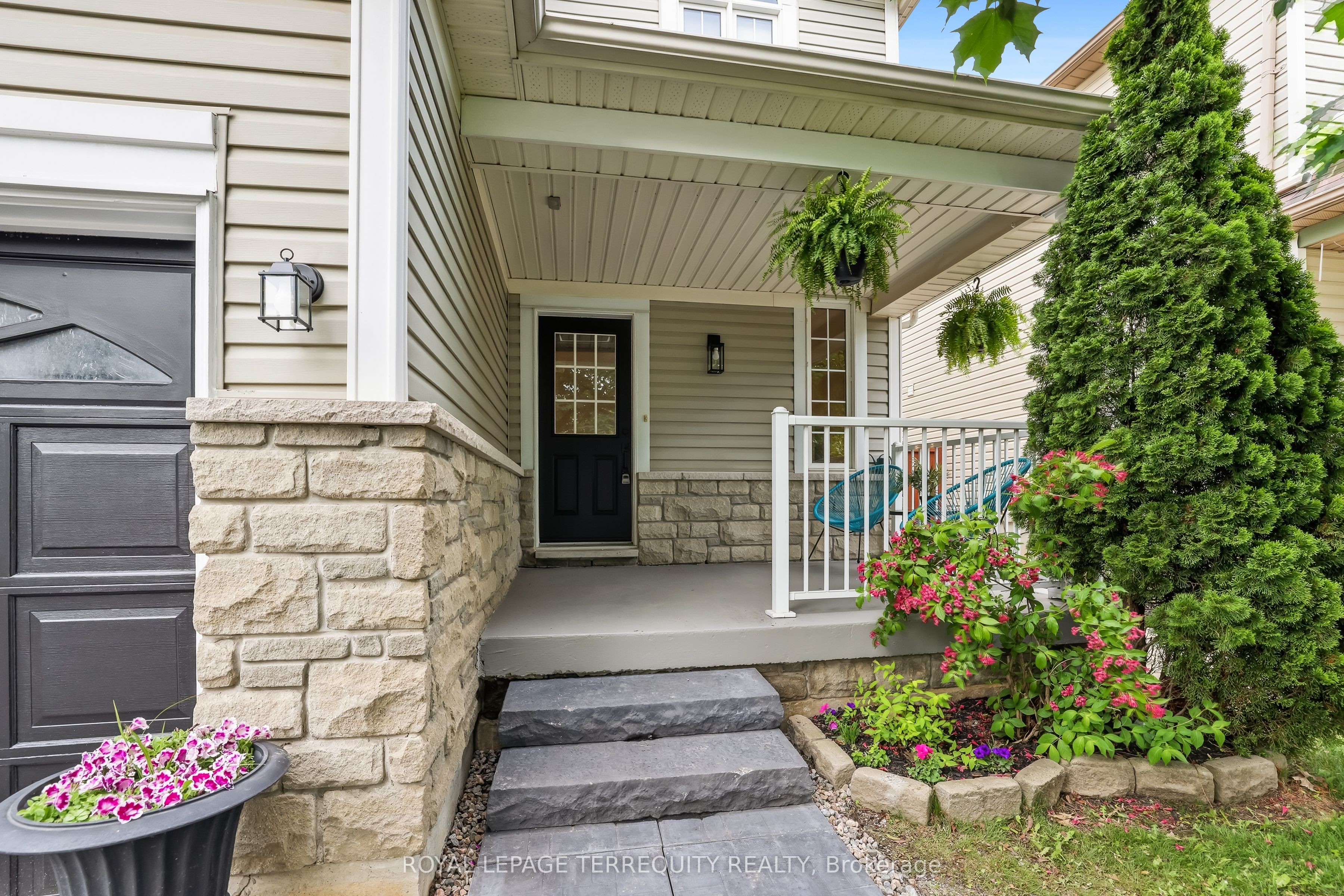 8 Sinden Drive Property Photo 3