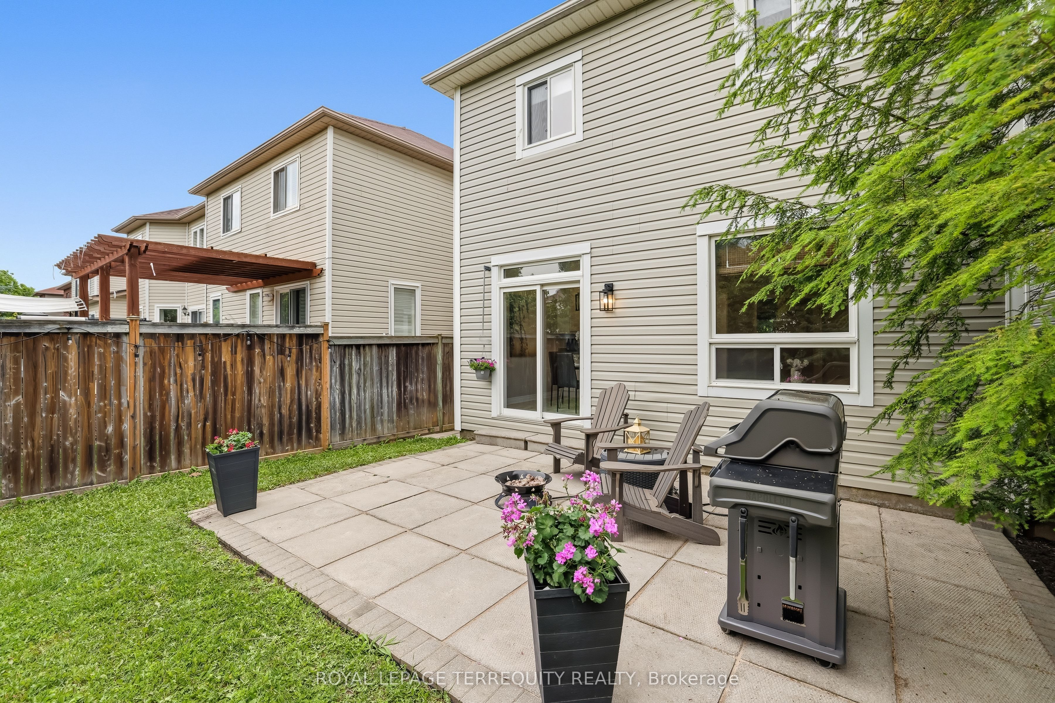 8 Sinden Drive Property Photo 40