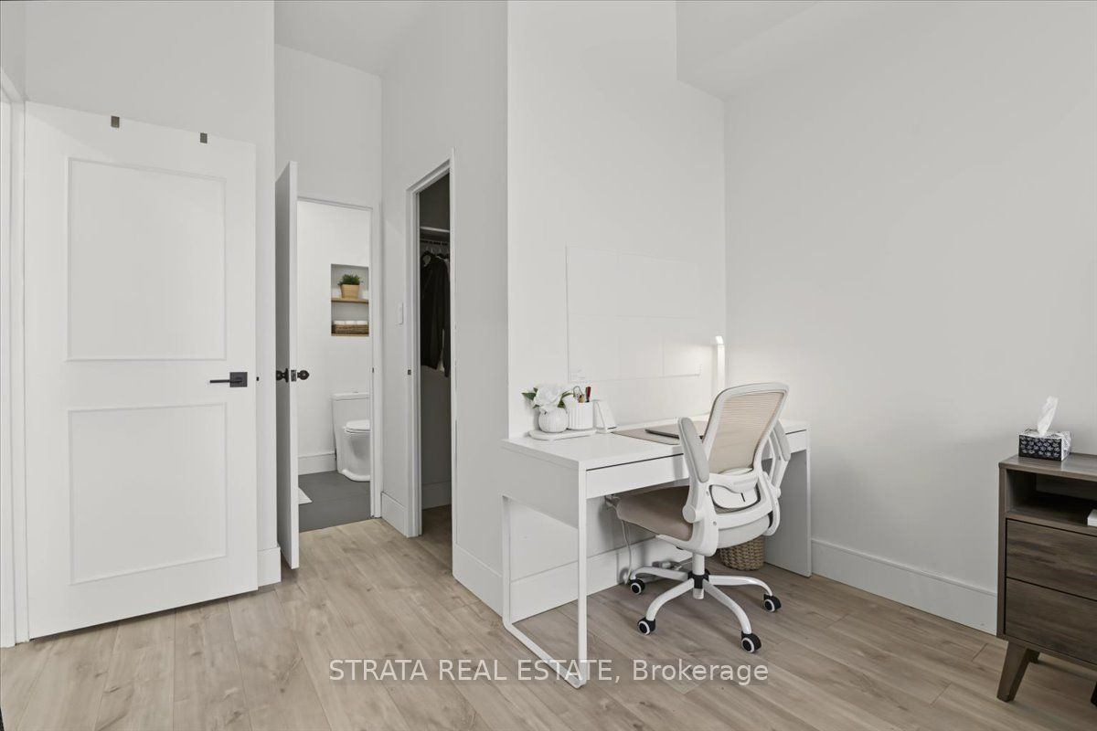20 Dean Park Road Ph8 Property Photo 11